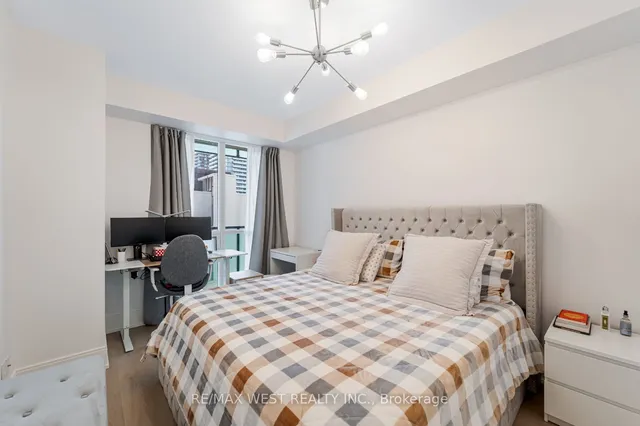 Additional property image - 70 Roehampton Ave Unit 1122