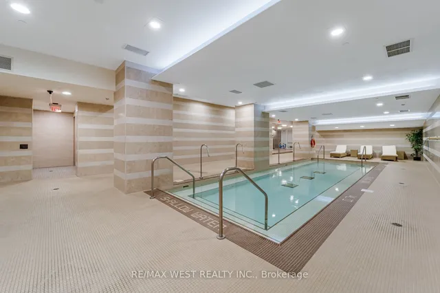 Additional property image - 70 Roehampton Ave Unit 1122