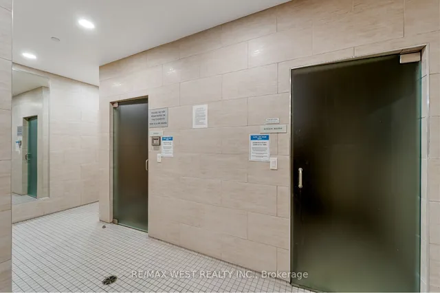 Additional property image - 70 Roehampton Ave Unit 1122