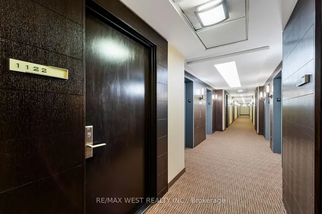 Additional property image - 70 Roehampton Ave Unit 1122