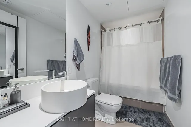Additional image 5 of 60 Colborne St Unit 615