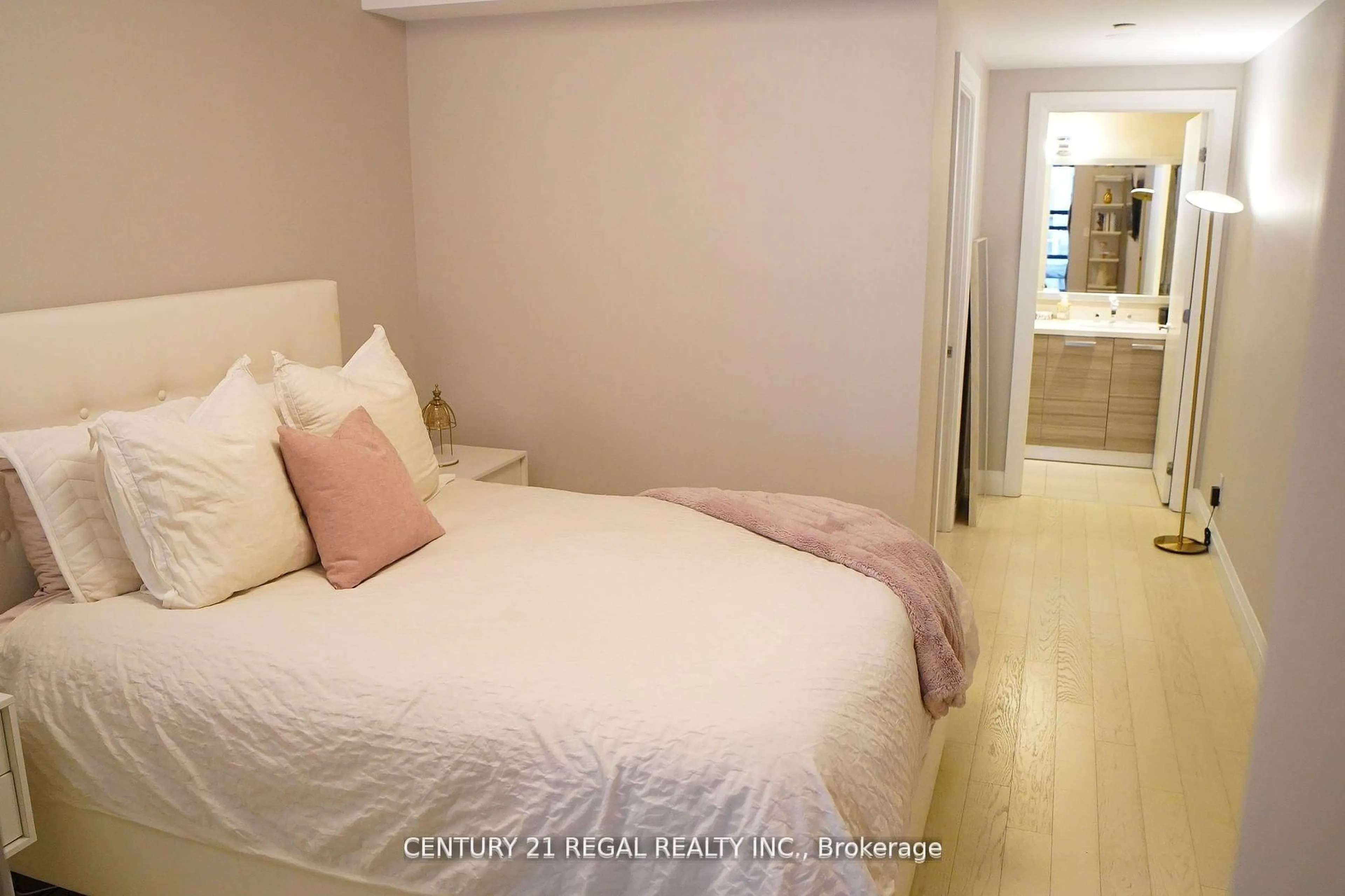 Unknown for 224 King Street West St #403, Toronto Ontario M5H 0A6