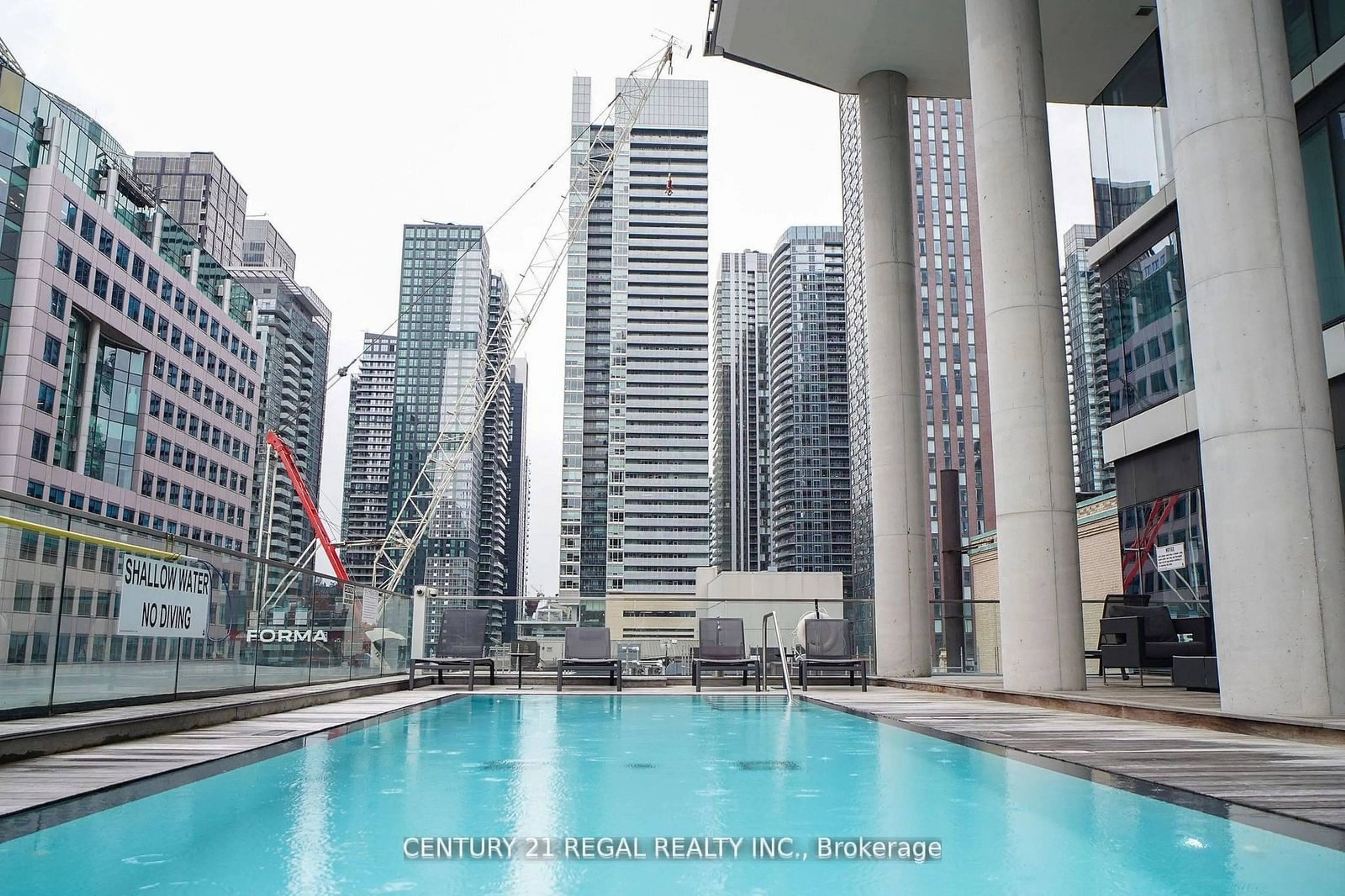 Pool for 224 King Street West St #403, Toronto Ontario M5H 0A6