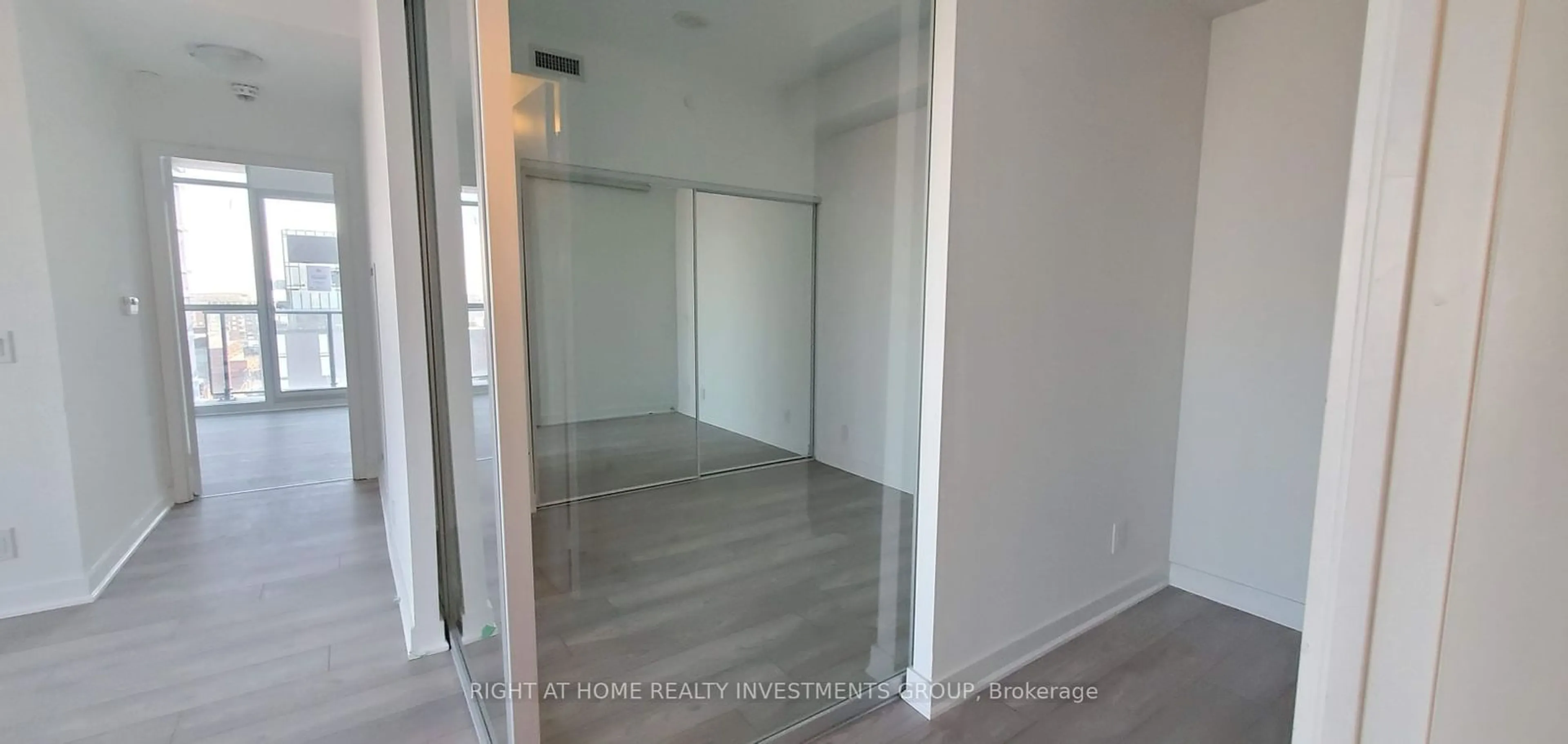 A pic of a room for 120 Parliament St #1208, Toronto Ontario M5A 0N6