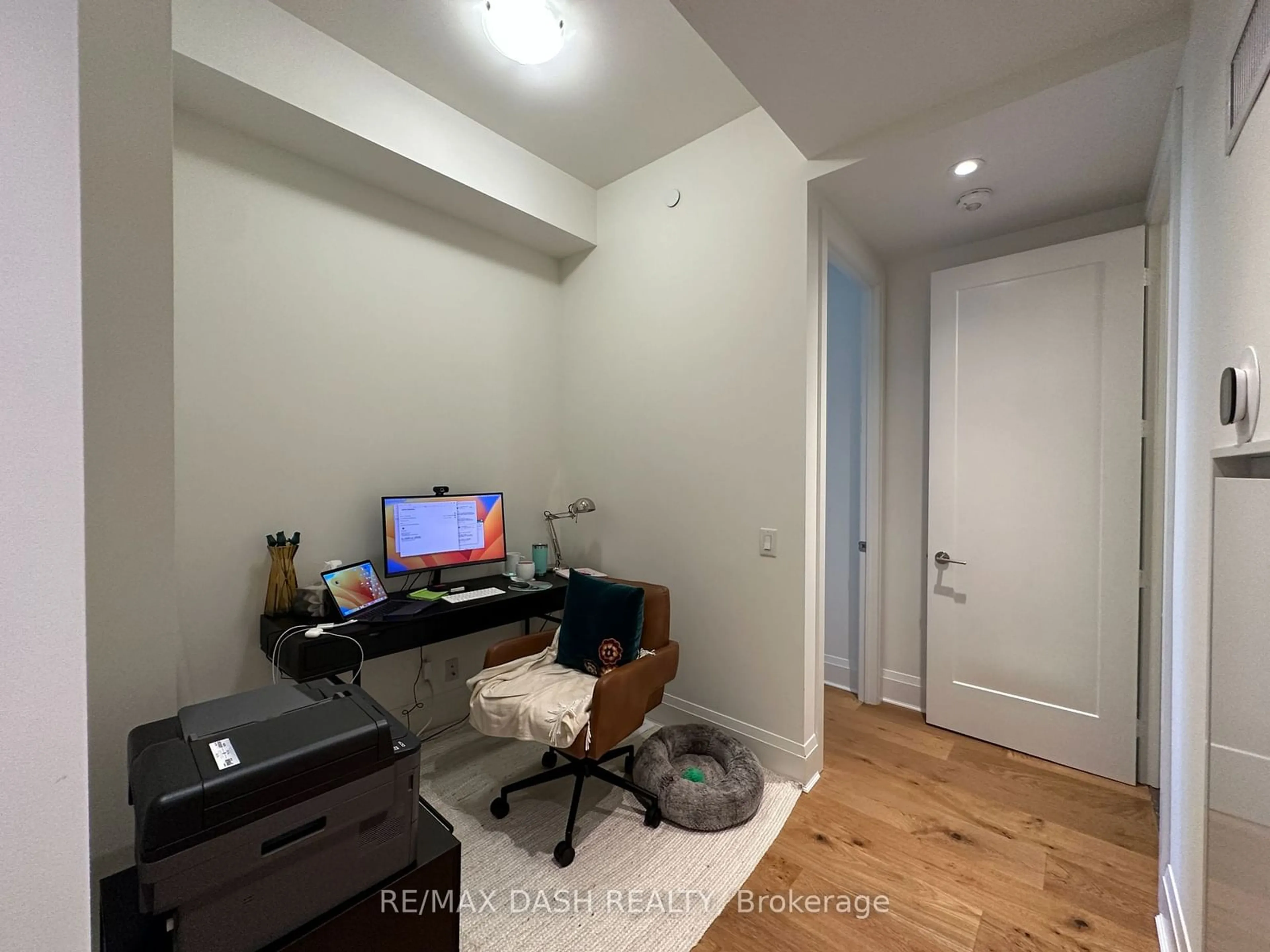 A pic of a room for 151 Avenue Rd #1002, Toronto Ontario M5R 2H7