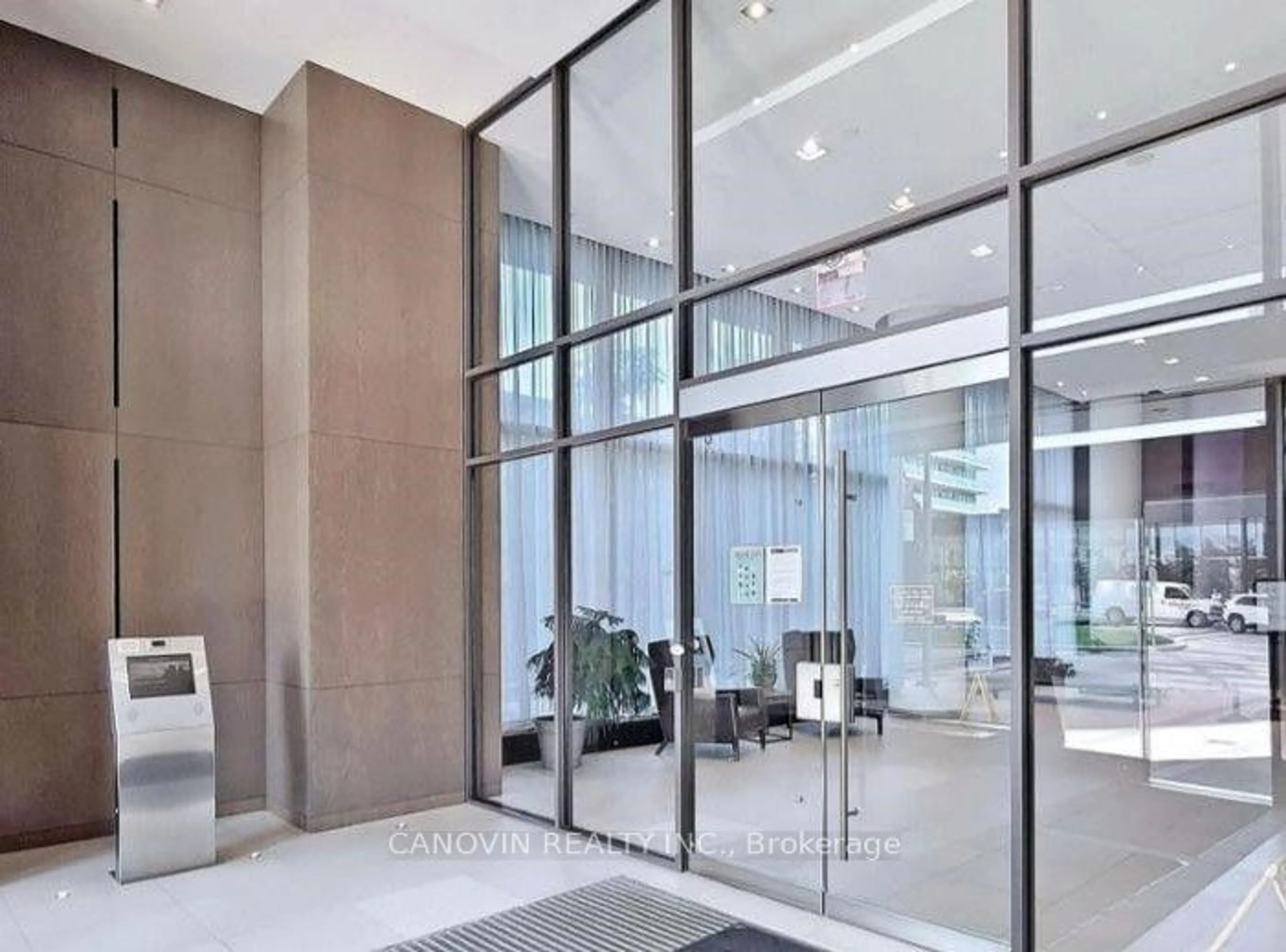 Indoor foyer for 121 Mcmahon Dr #3109, Toronto Ontario M2K 0C2