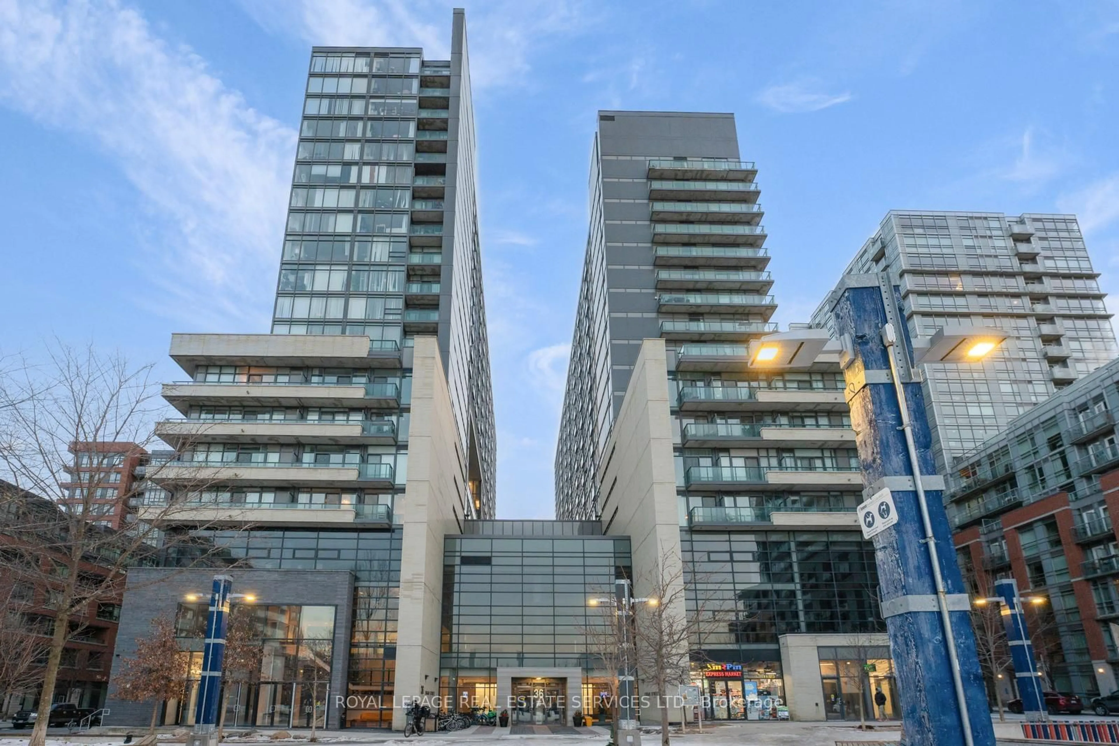 Indoor foyer for 36 Lisgar St #1003E, Toronto Ontario M6J 3G2