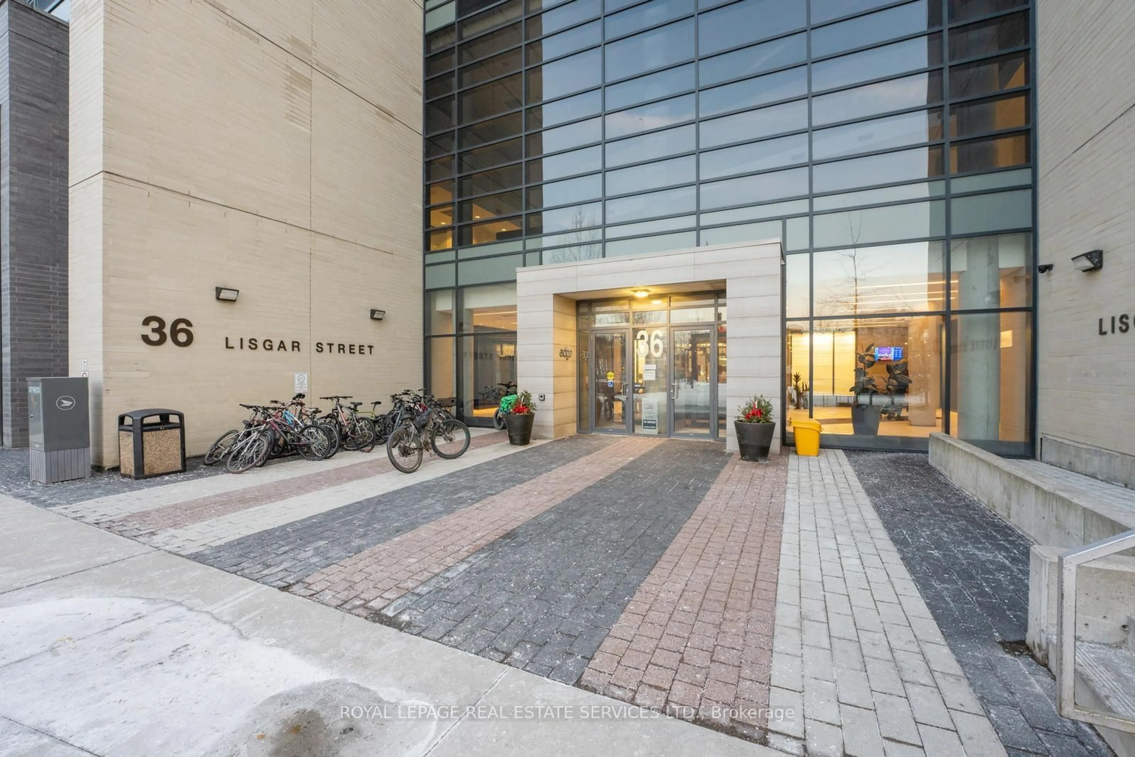 Indoor foyer for 36 Lisgar St #1003E, Toronto Ontario M6J 3G2