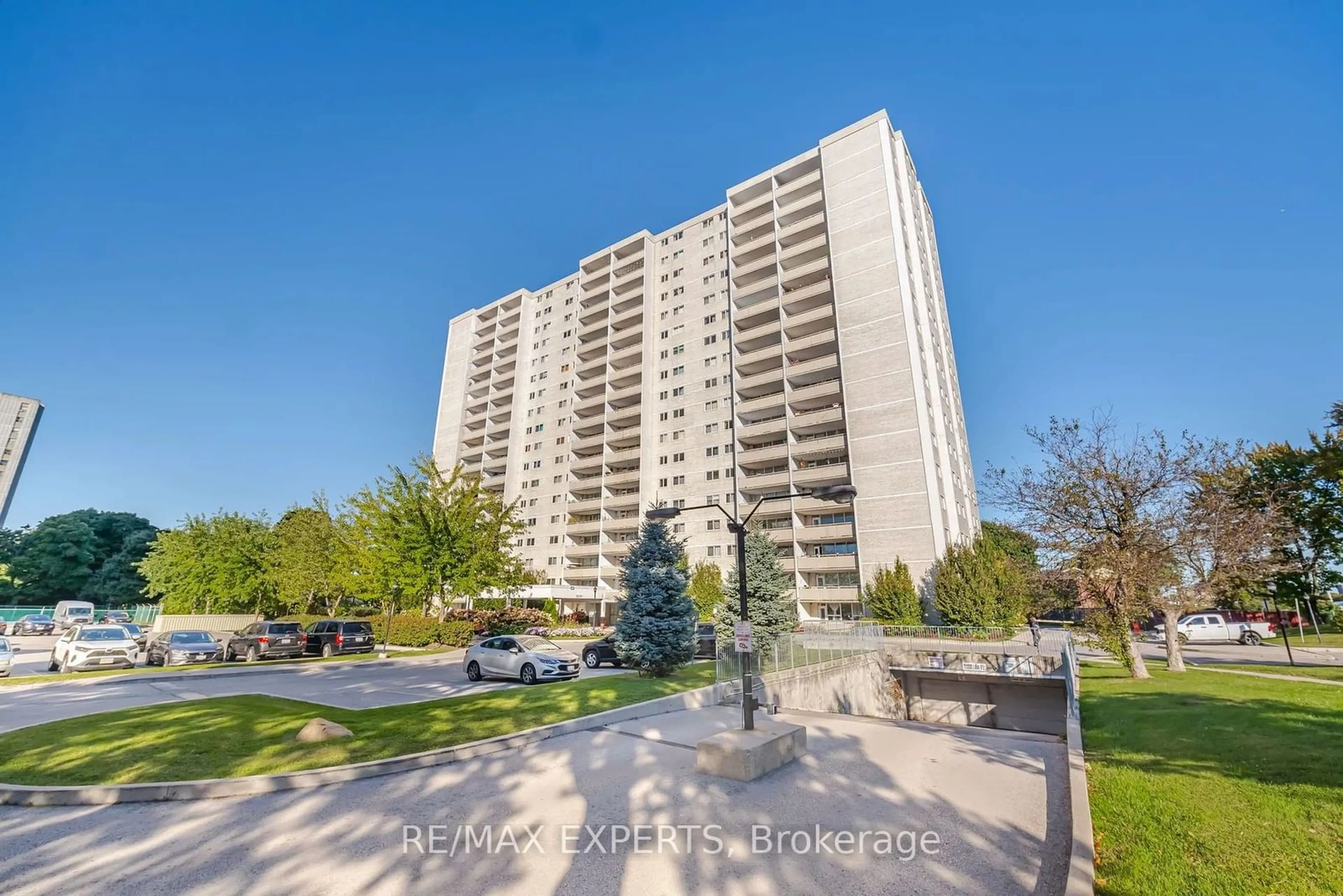 A pic from outside/outdoor area/front of a property/back of a property/a pic from drone, unknown for 1360 York Mills Rd #509, Toronto Ontario M3A 2A3