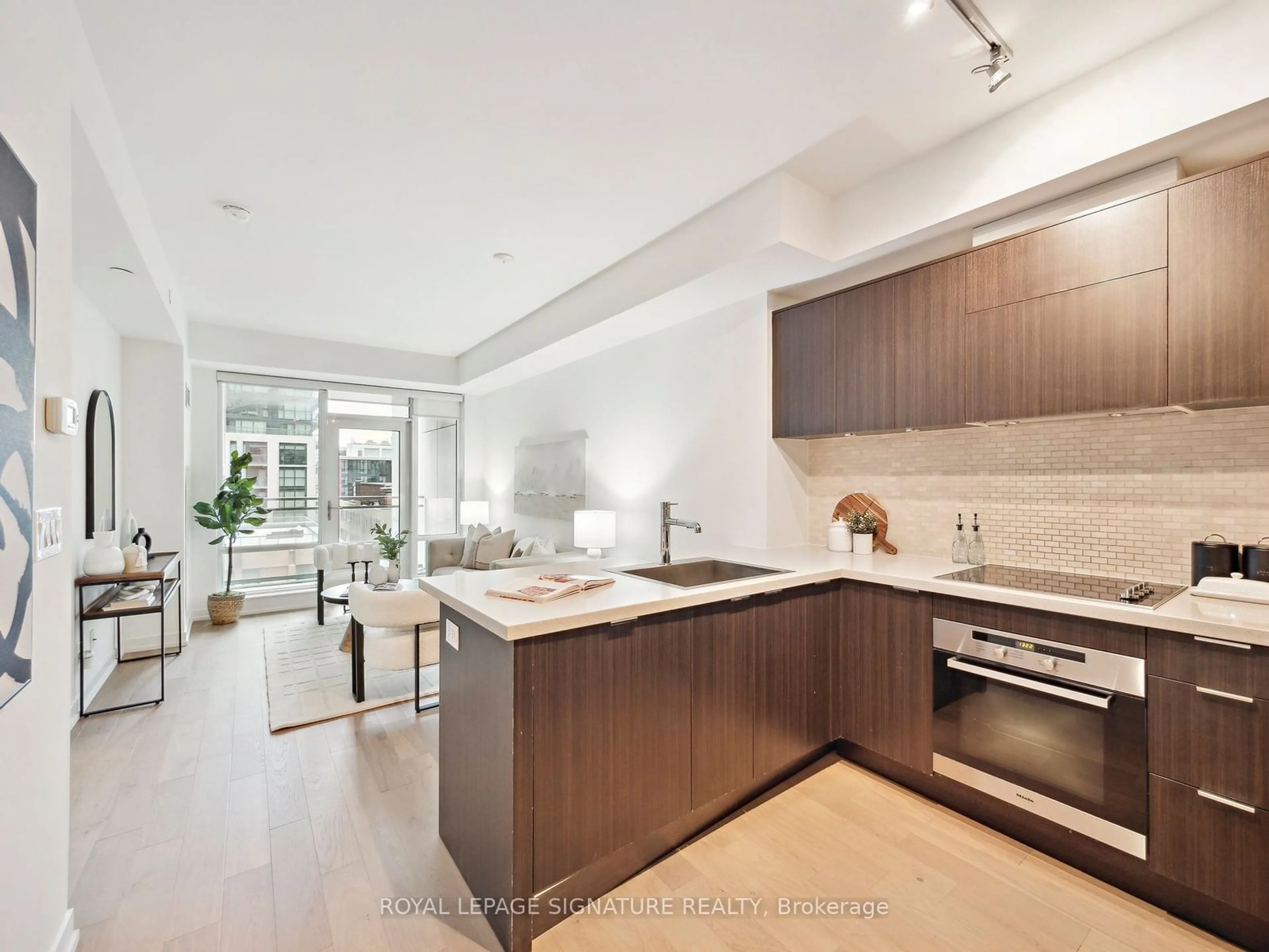 Open concept kitchen, unknown for 21 Widmer St #1201, Toronto Ontario M5V 0B8