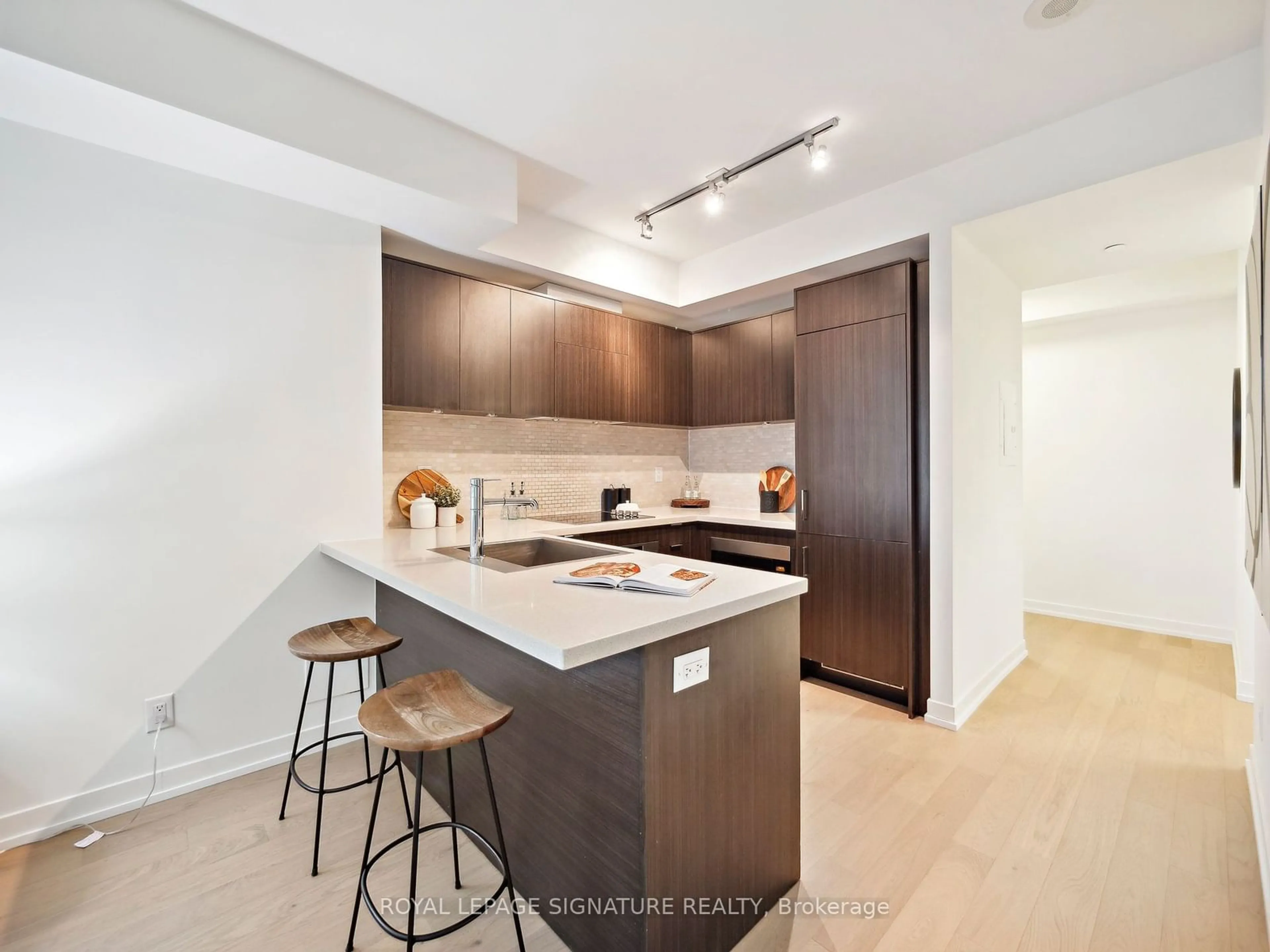 Open concept kitchen, unknown for 21 Widmer St #1201, Toronto Ontario M5V 0B8