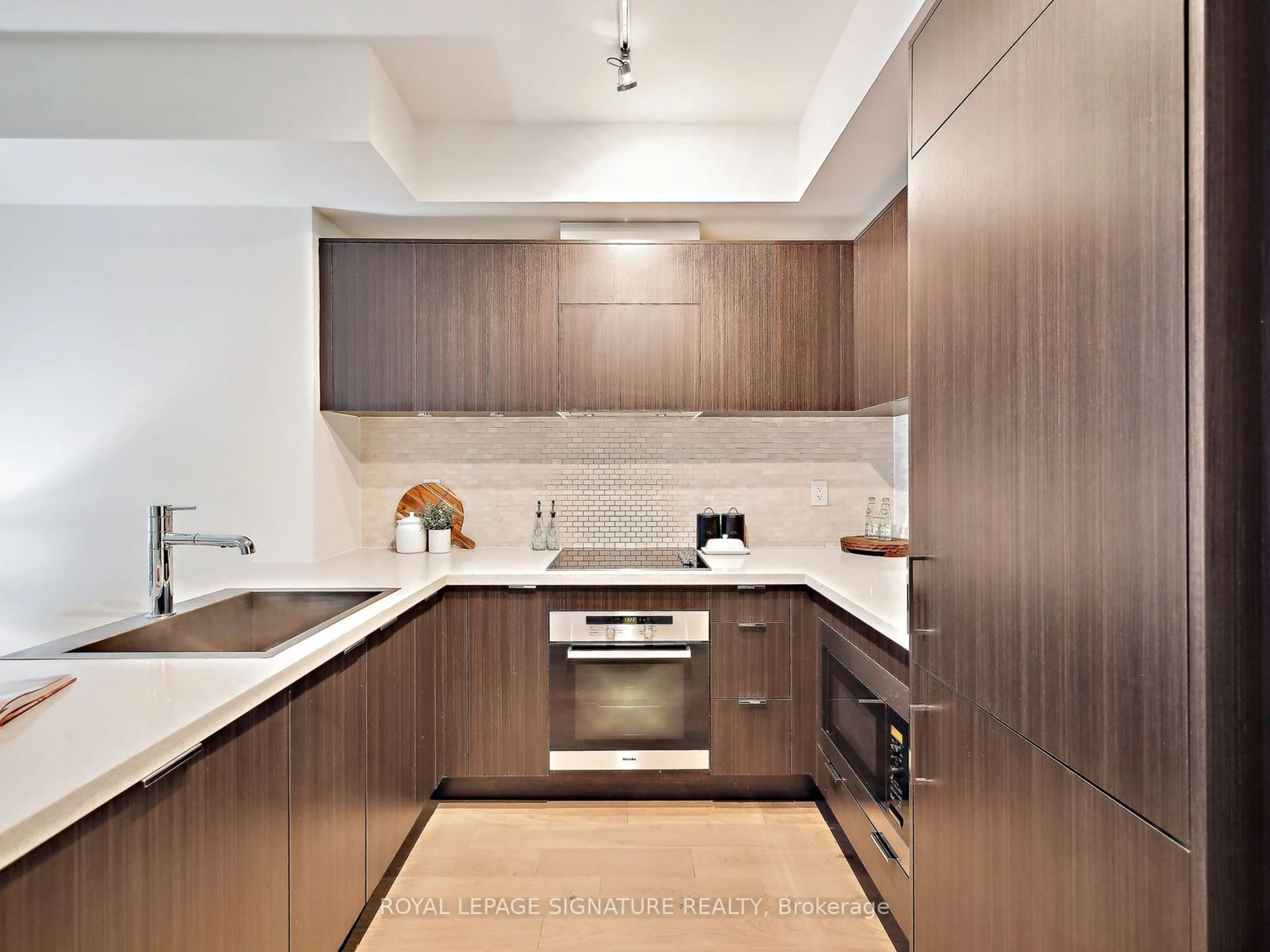 Standard kitchen, unknown for 21 Widmer St #1201, Toronto Ontario M5V 0B8