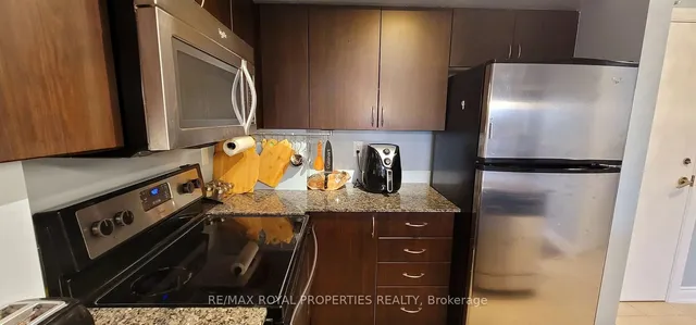 Additional property image - 760 Sheppard Ave Unit 309