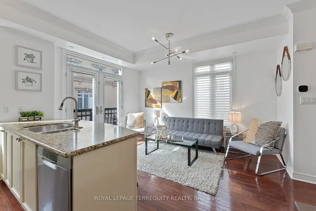 Additional property image - 60 Carr St Unit 11