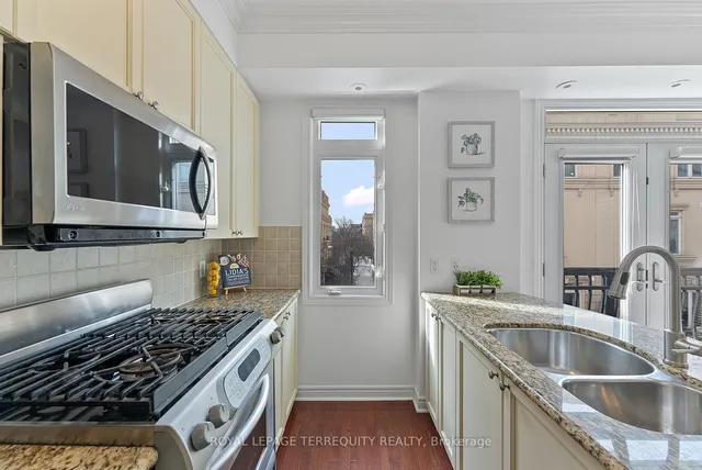 Additional property image - 60 Carr St Unit 11