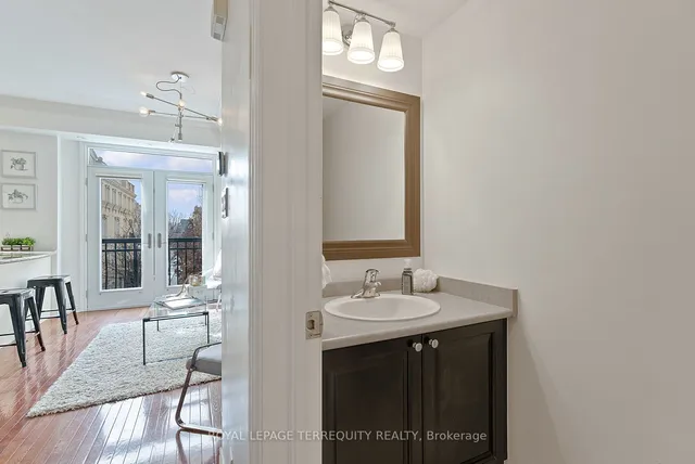 Additional property image - 60 Carr St Unit 11