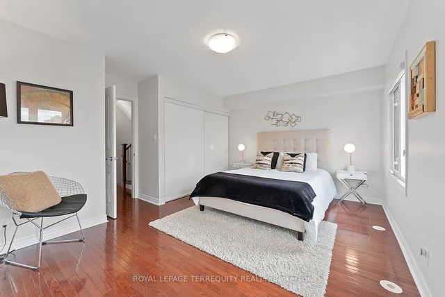 Additional property image - 60 Carr St Unit 11