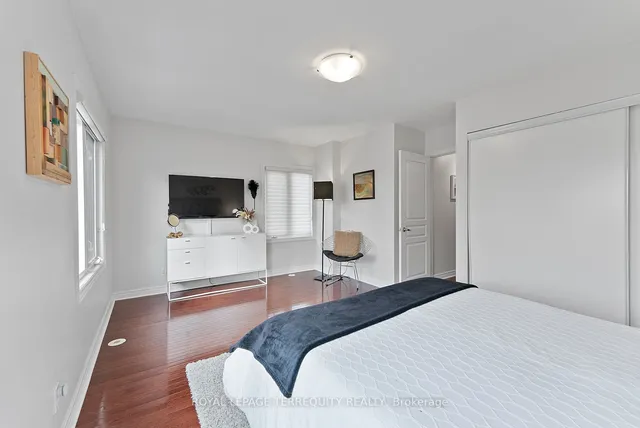 Additional property image - 60 Carr St Unit 11
