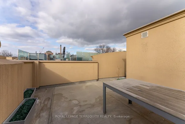 Additional property image - 60 Carr St Unit 11