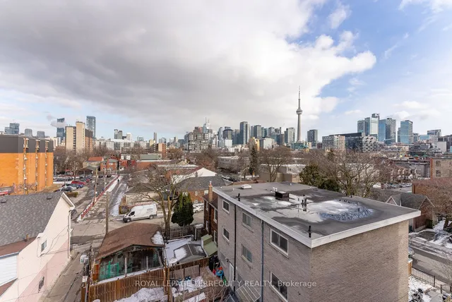 Additional property image - 60 Carr St Unit 11