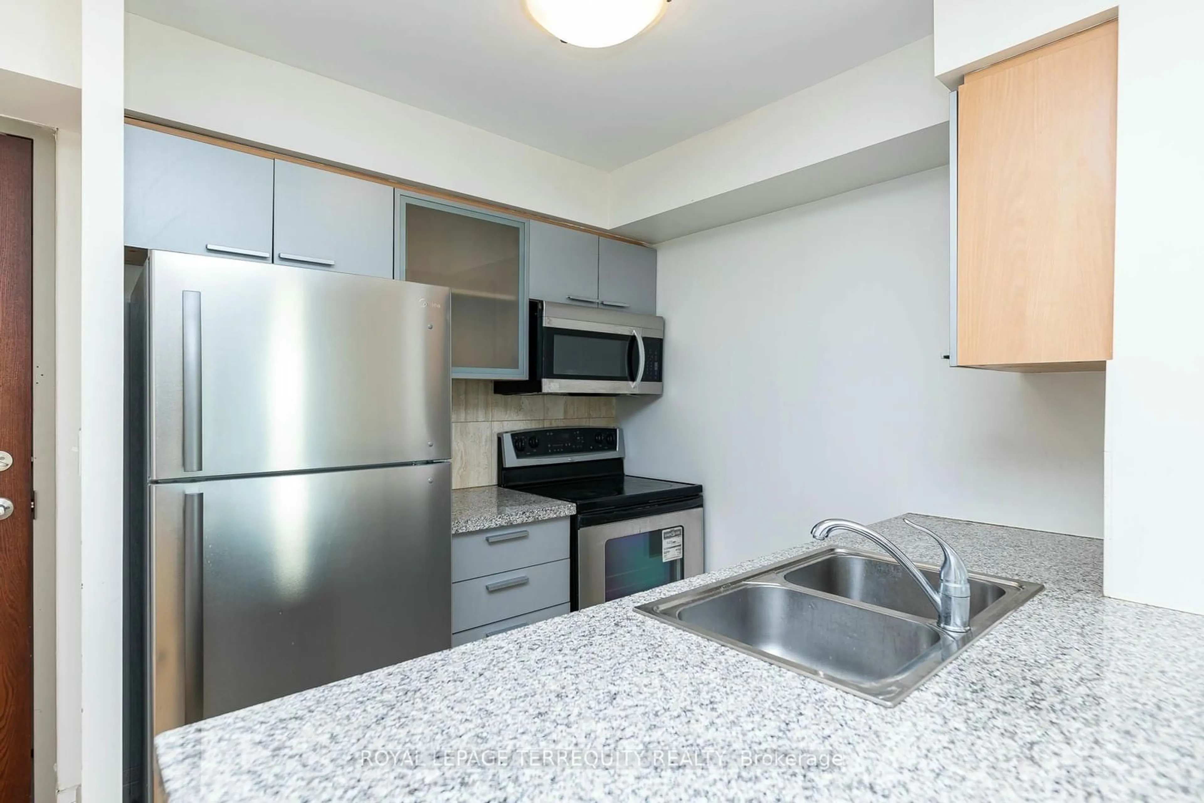 Standard kitchen, unknown for 16 Harrison Garden Blvd #1505, Toronto Ontario M2N 7J6