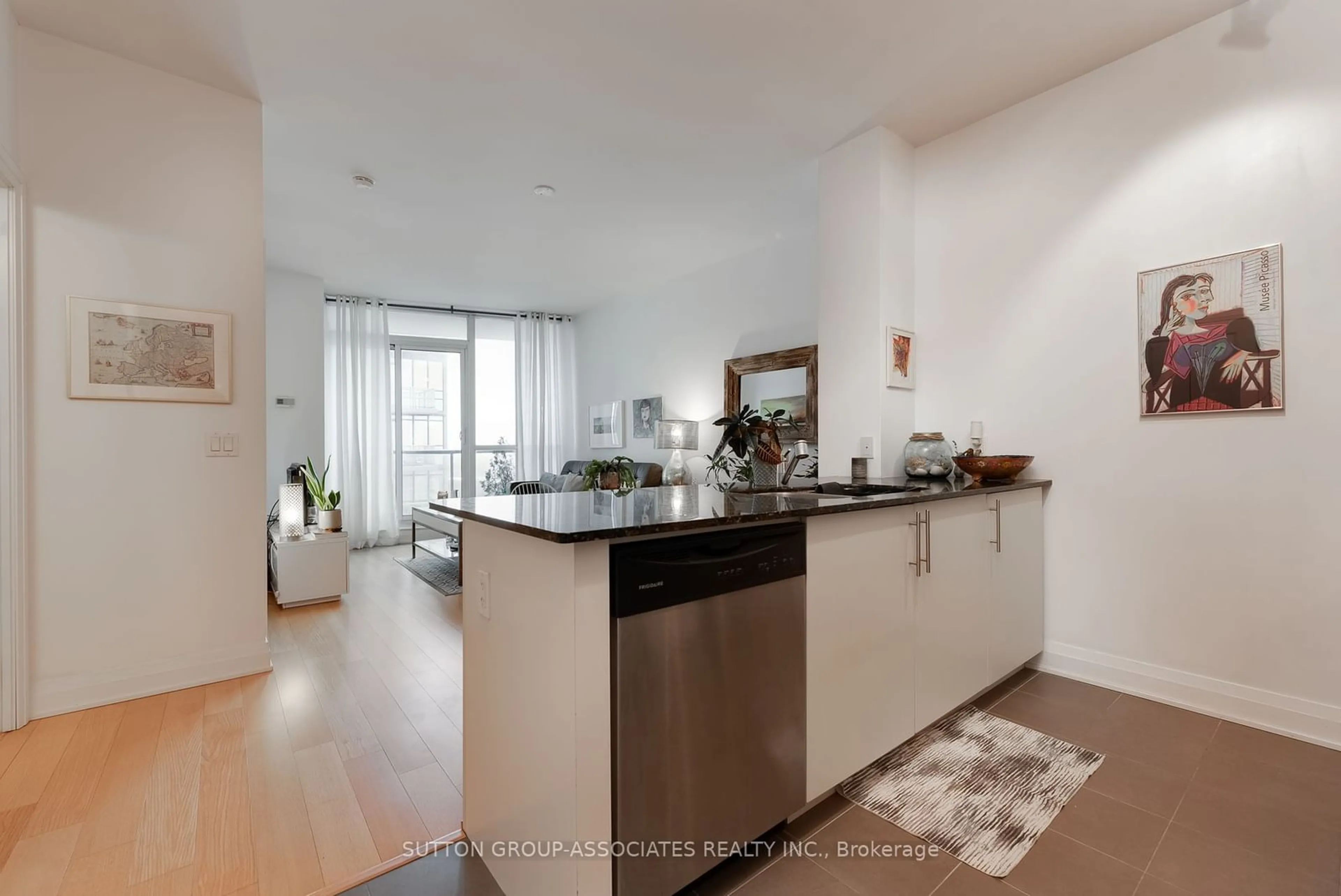 Open concept kitchen, unknown for 530 St Clair Ave #1406, Toronto Ontario M6C 0A2