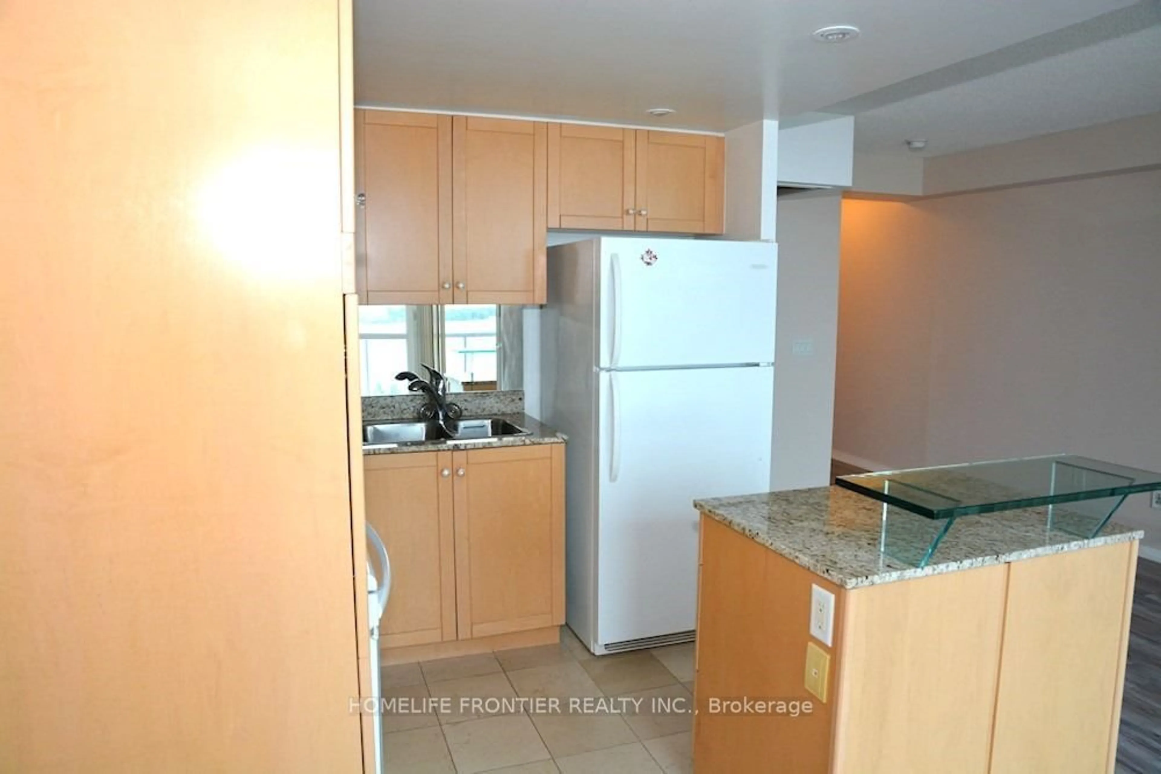 Standard kitchen, unknown for 208 Queens Quay #1109, Toronto Ontario M5J 2Y5