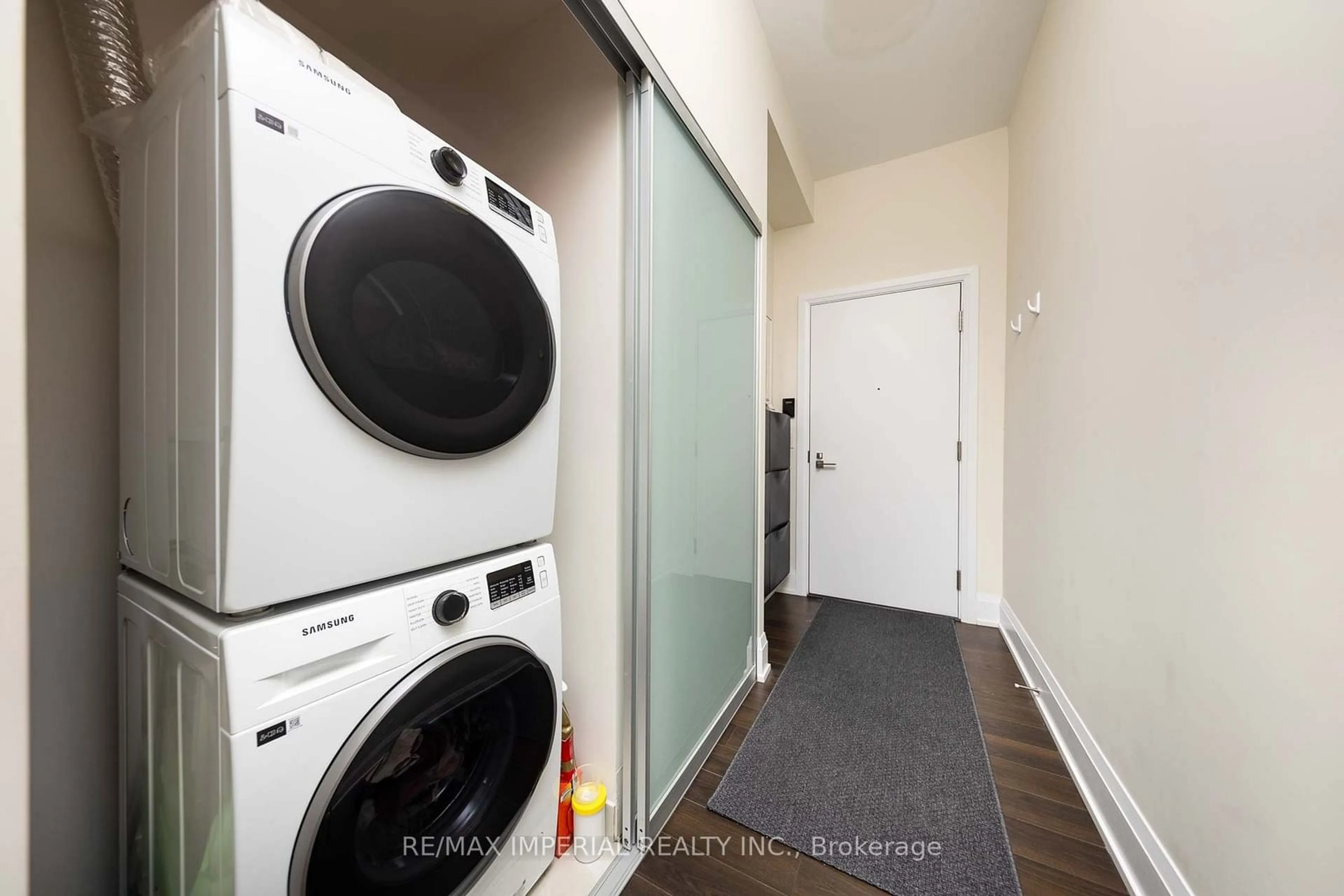 Laundry room for 120 Harrison Garden Blvd #106, Toronto Ontario M2N 0H1