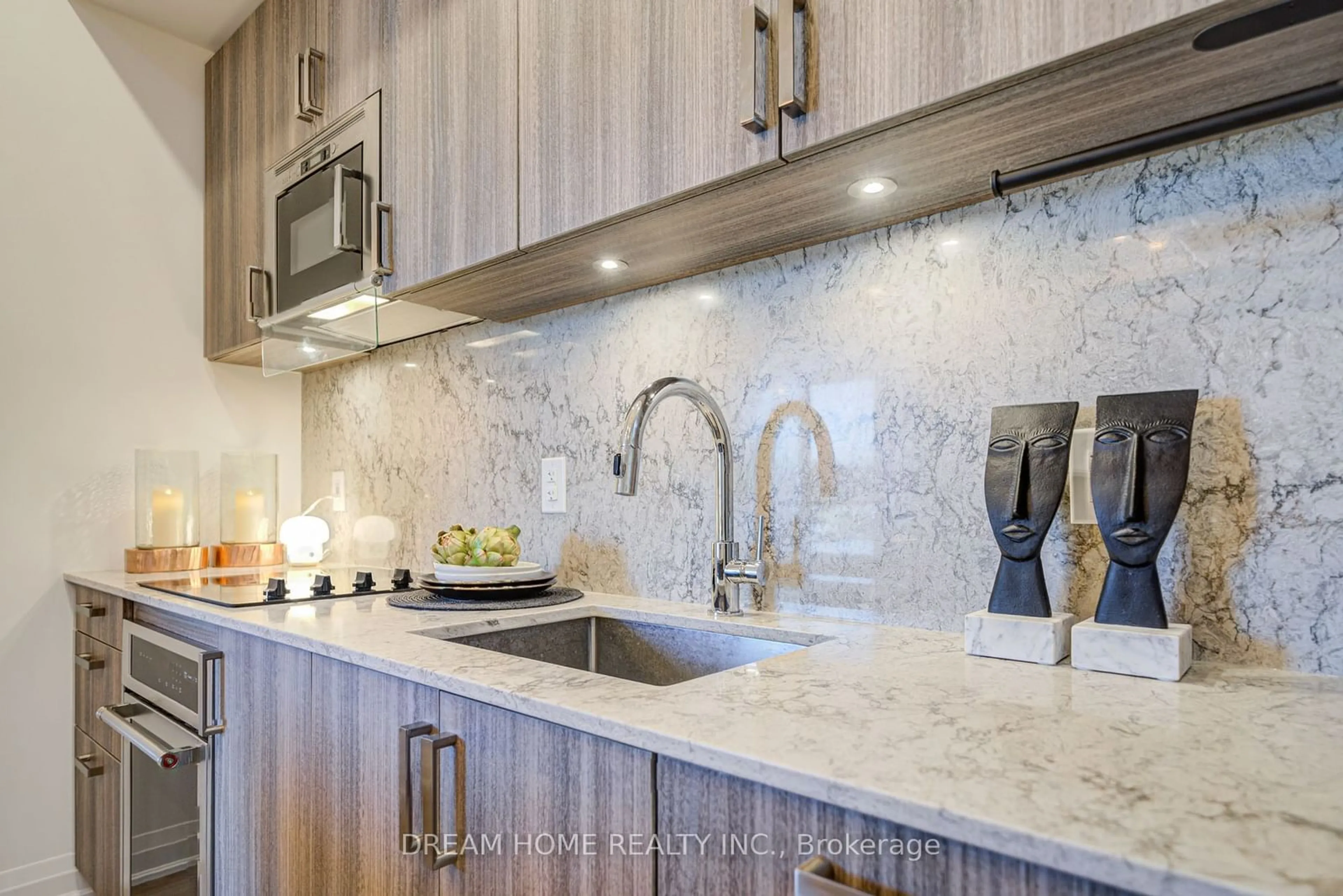 Contemporary kitchen, ceramic/tile floor for 280 Howland Ave #PH29, Toronto Ontario M5R 0C3