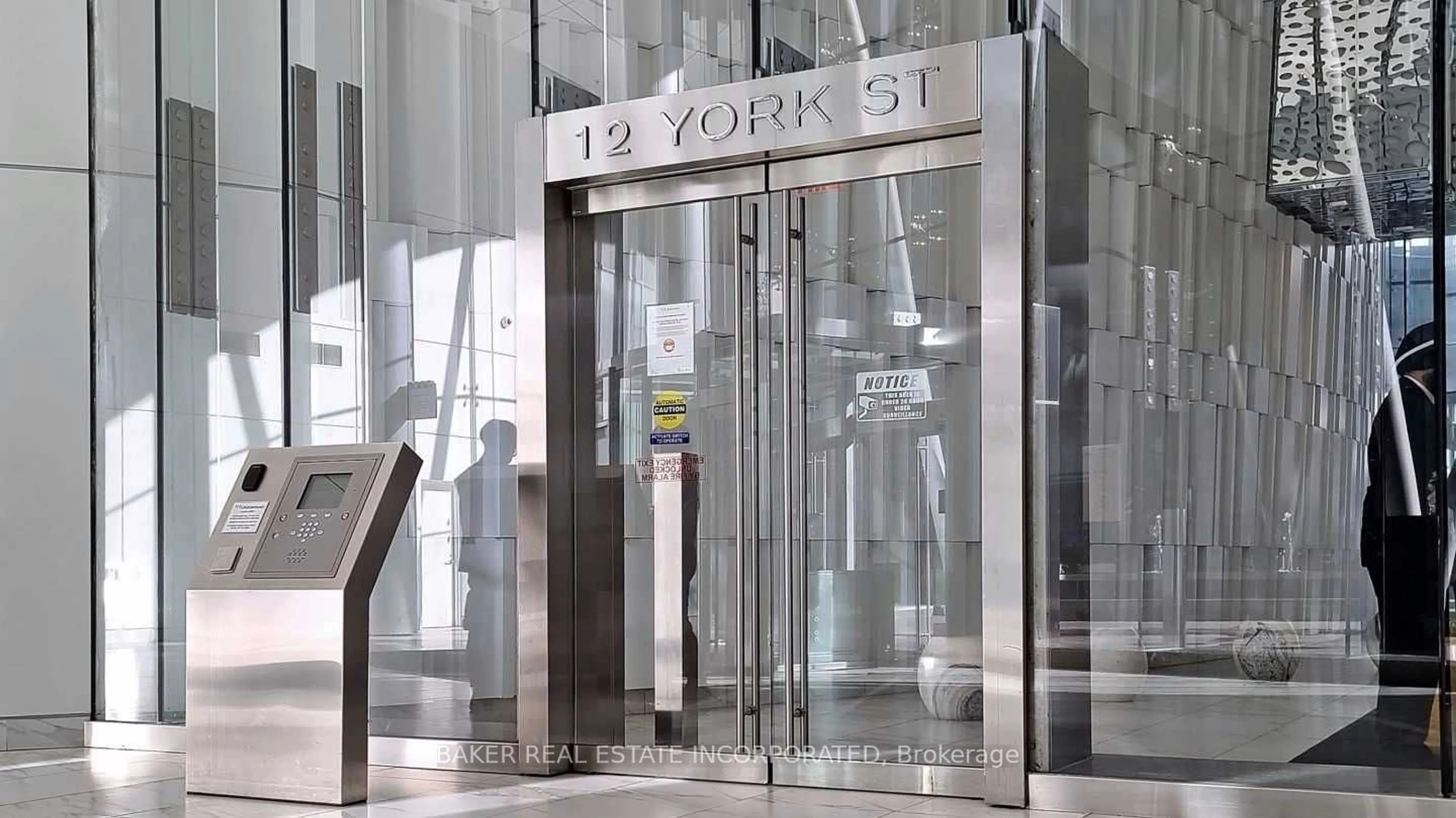 Indoor foyer for 12 York St #1511, Toronto Ontario M5J 0A9