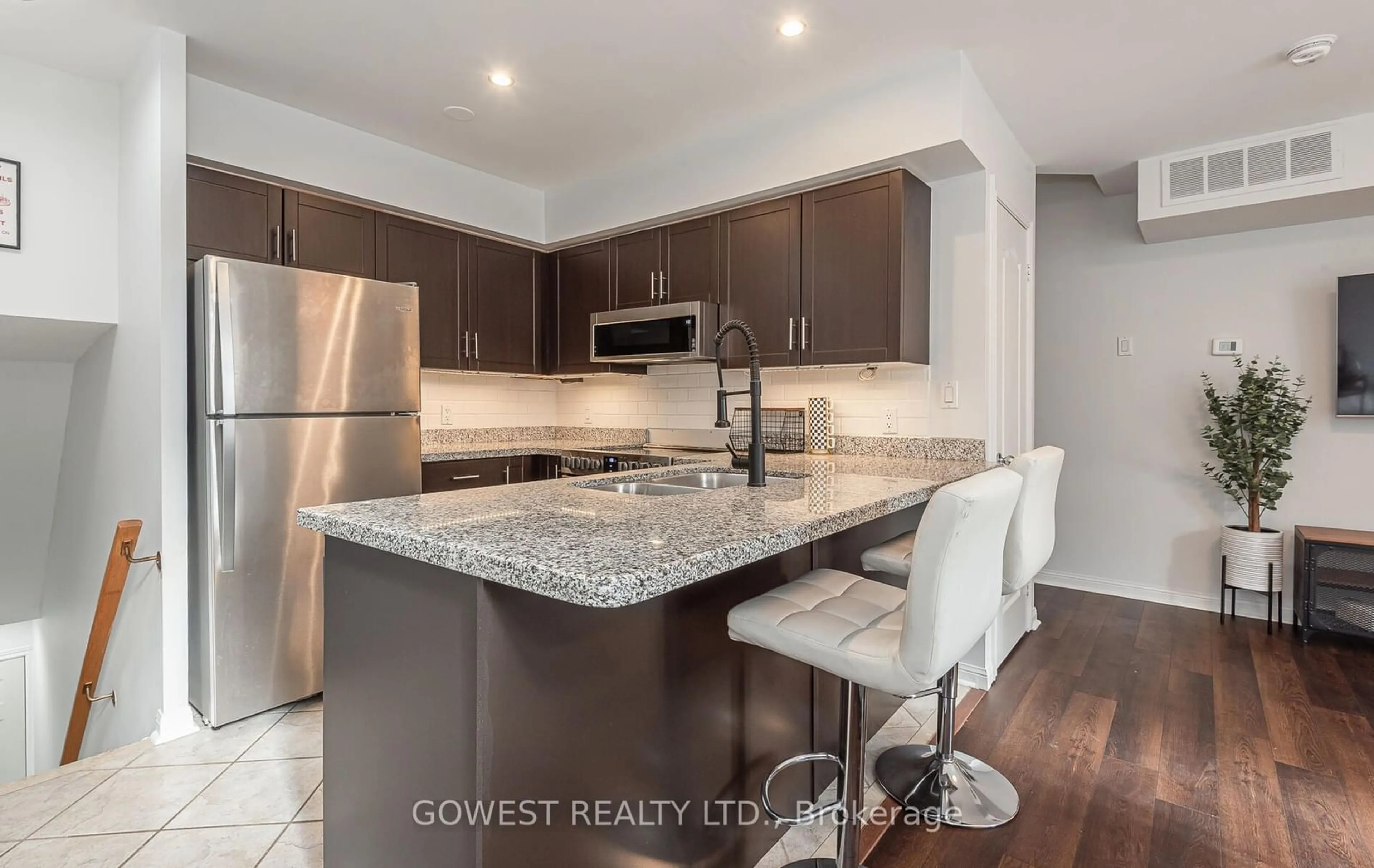 Open concept kitchen, unknown for 45 Sudbury St #4505, Toronto Ontario M6J 3W6