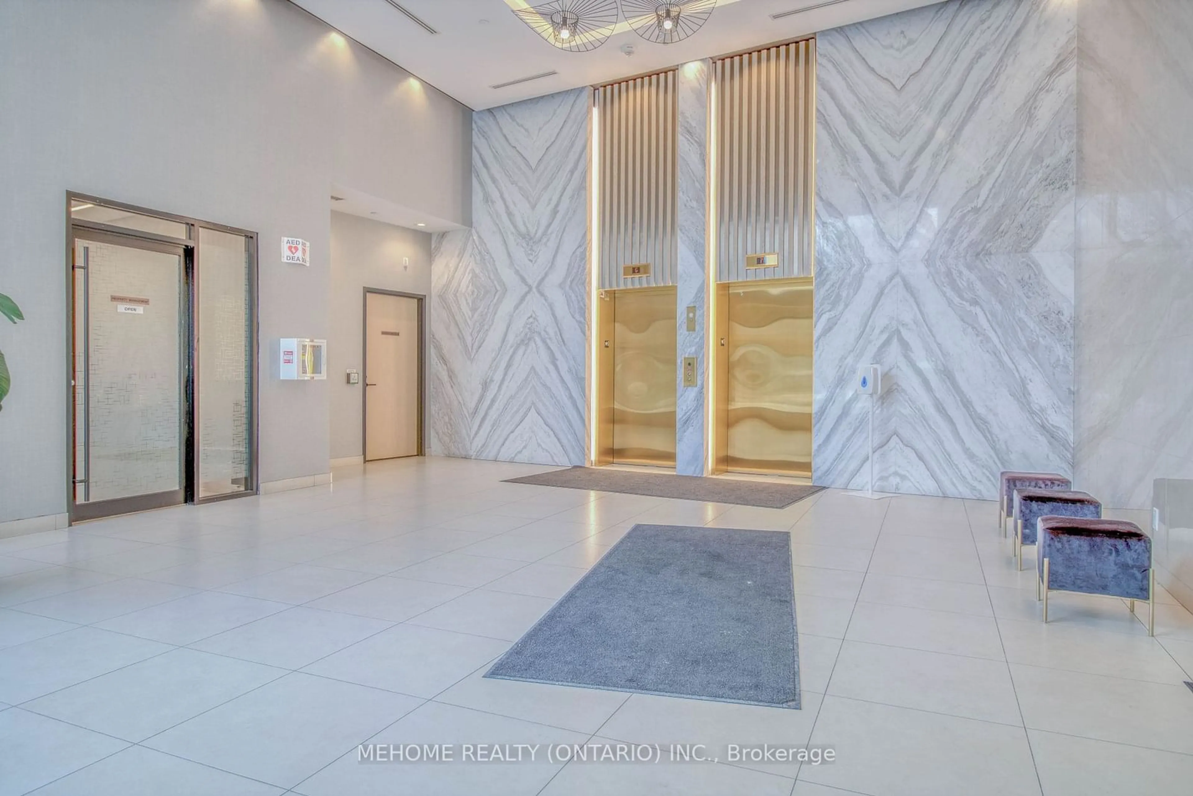 Indoor foyer for 1 Belsize Dr #204, Toronto Ontario M4S 0B9