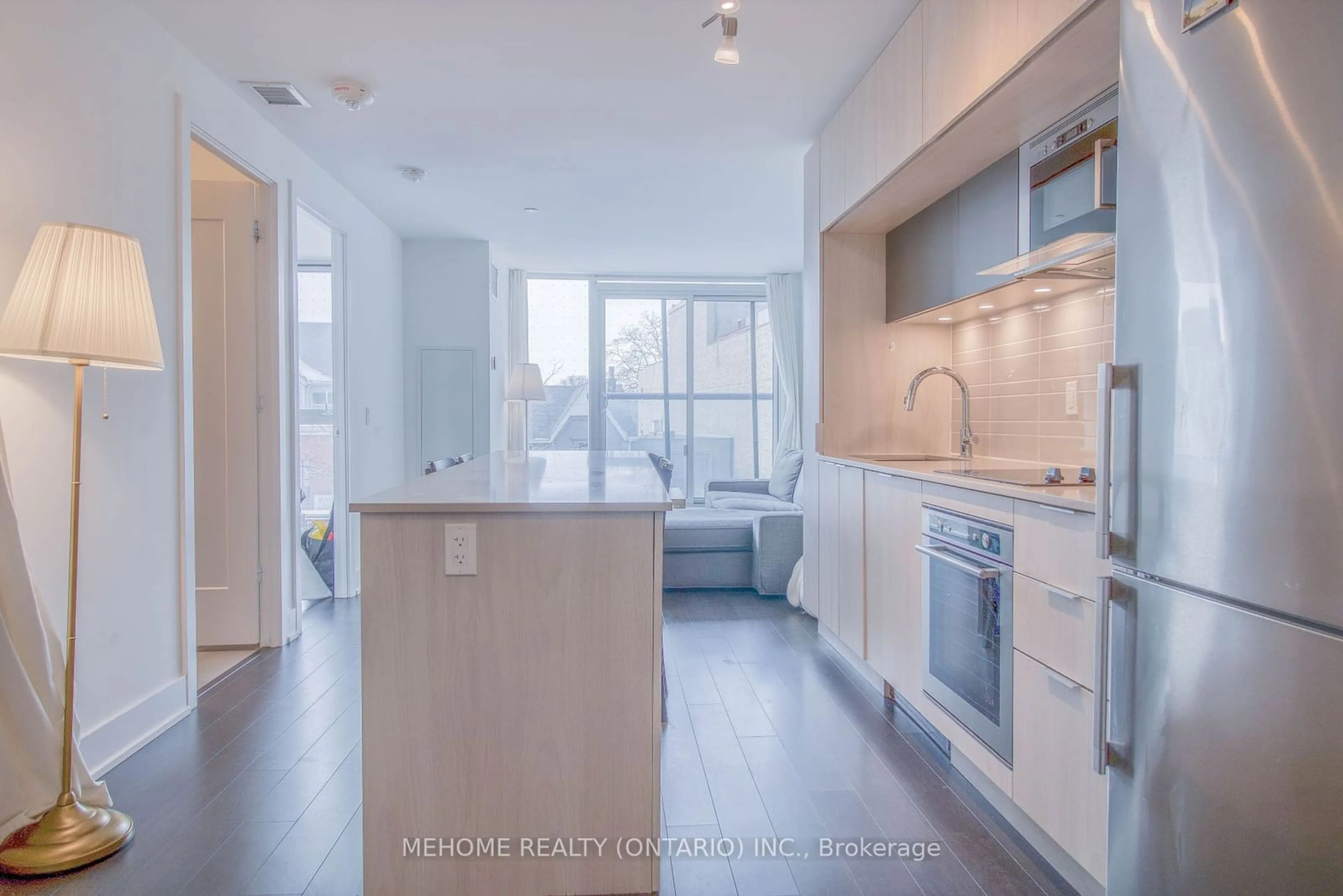 Open concept kitchen, unknown for 1 Belsize Dr #204, Toronto Ontario M4S 0B9