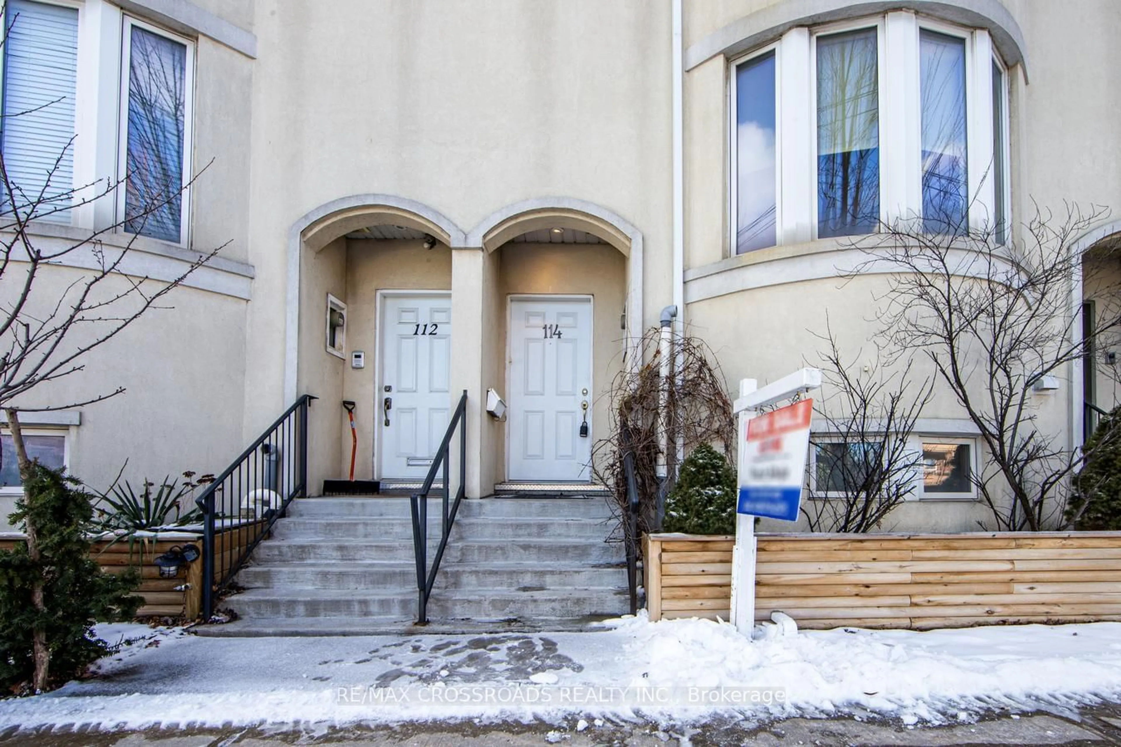 Indoor foyer for 114 Tisdale Ave, Toronto Ontario M4A 1Y7