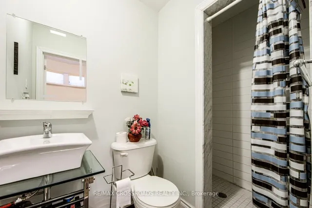 Additional property image - 114 Tisdale Ave
