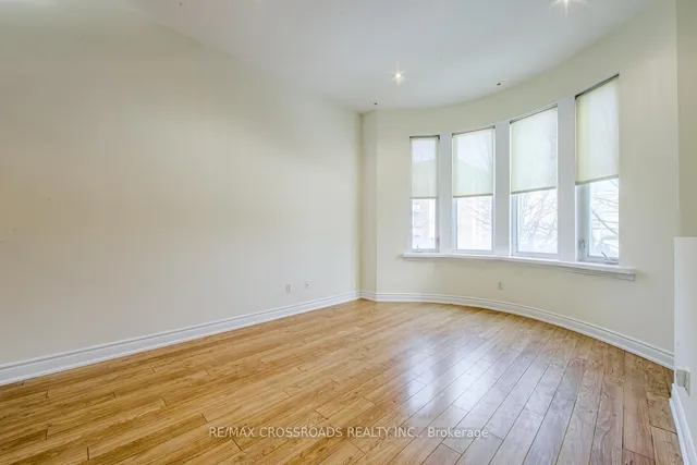 Additional property image - 114 Tisdale Ave