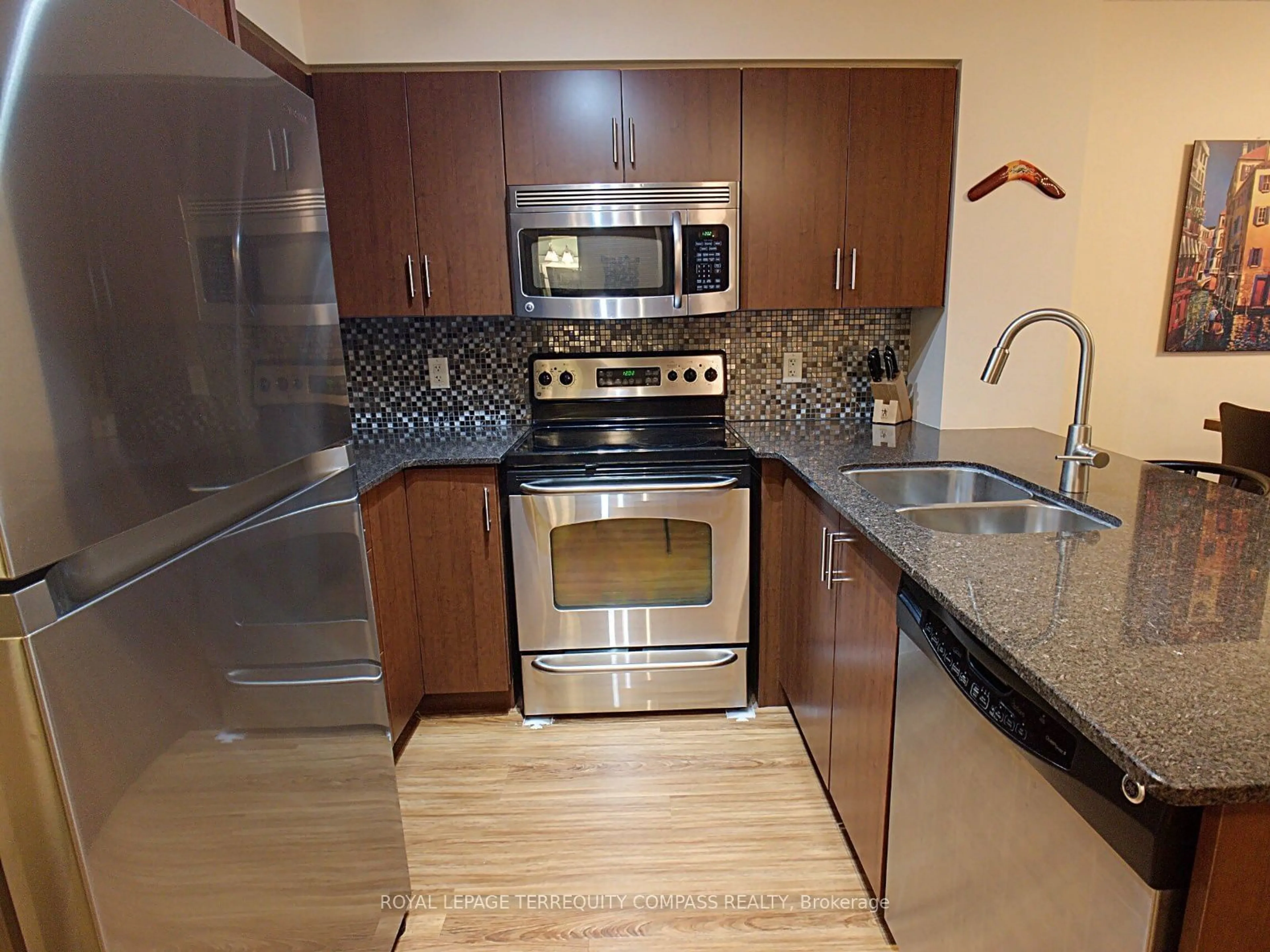 Standard kitchen, unknown for 2181 Yonge St #2109, Toronto Ontario M4S 3H7