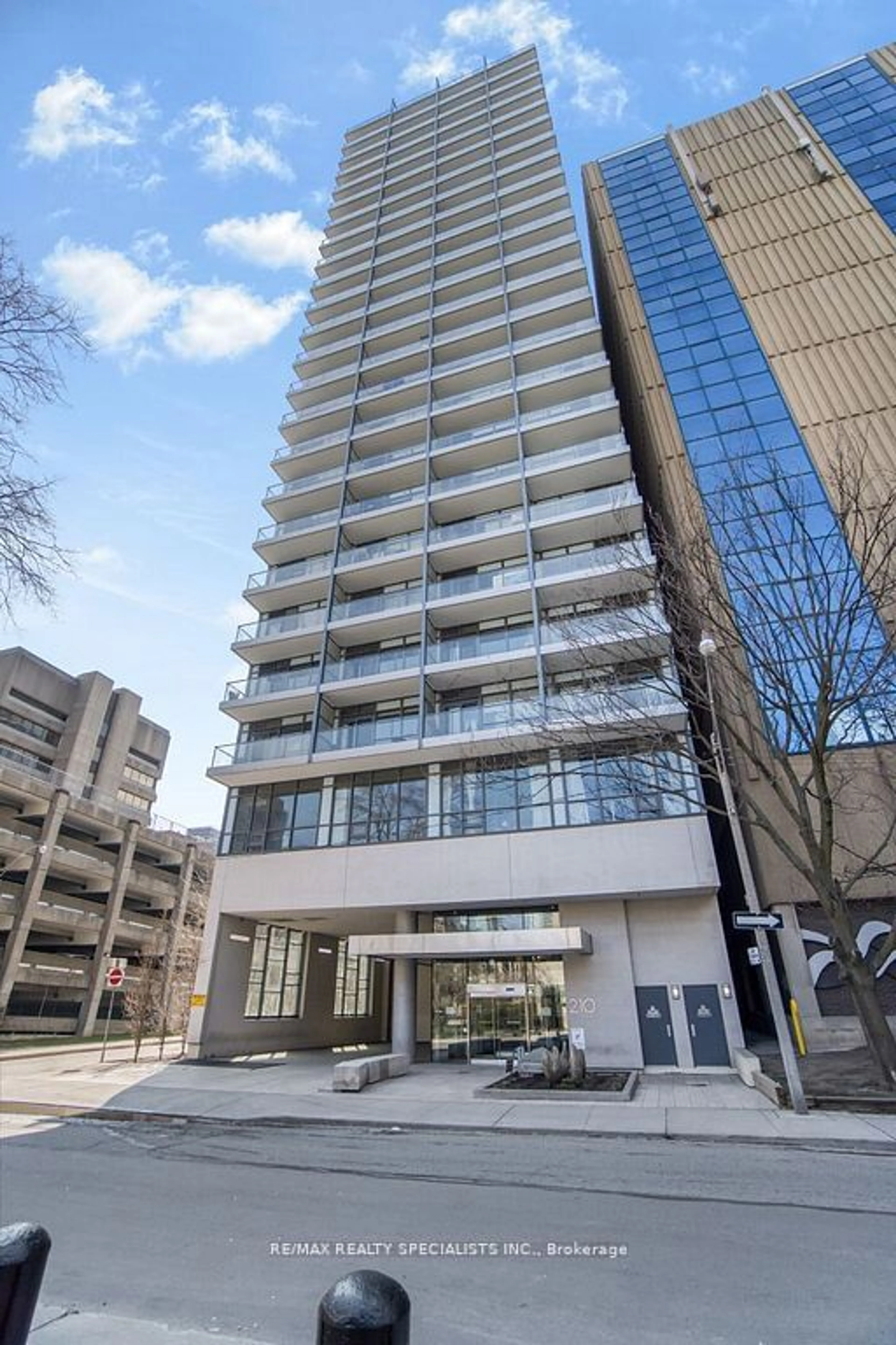 Indoor foyer for 210 Simcoe St #605, Toronto Ontario M5T 0A9