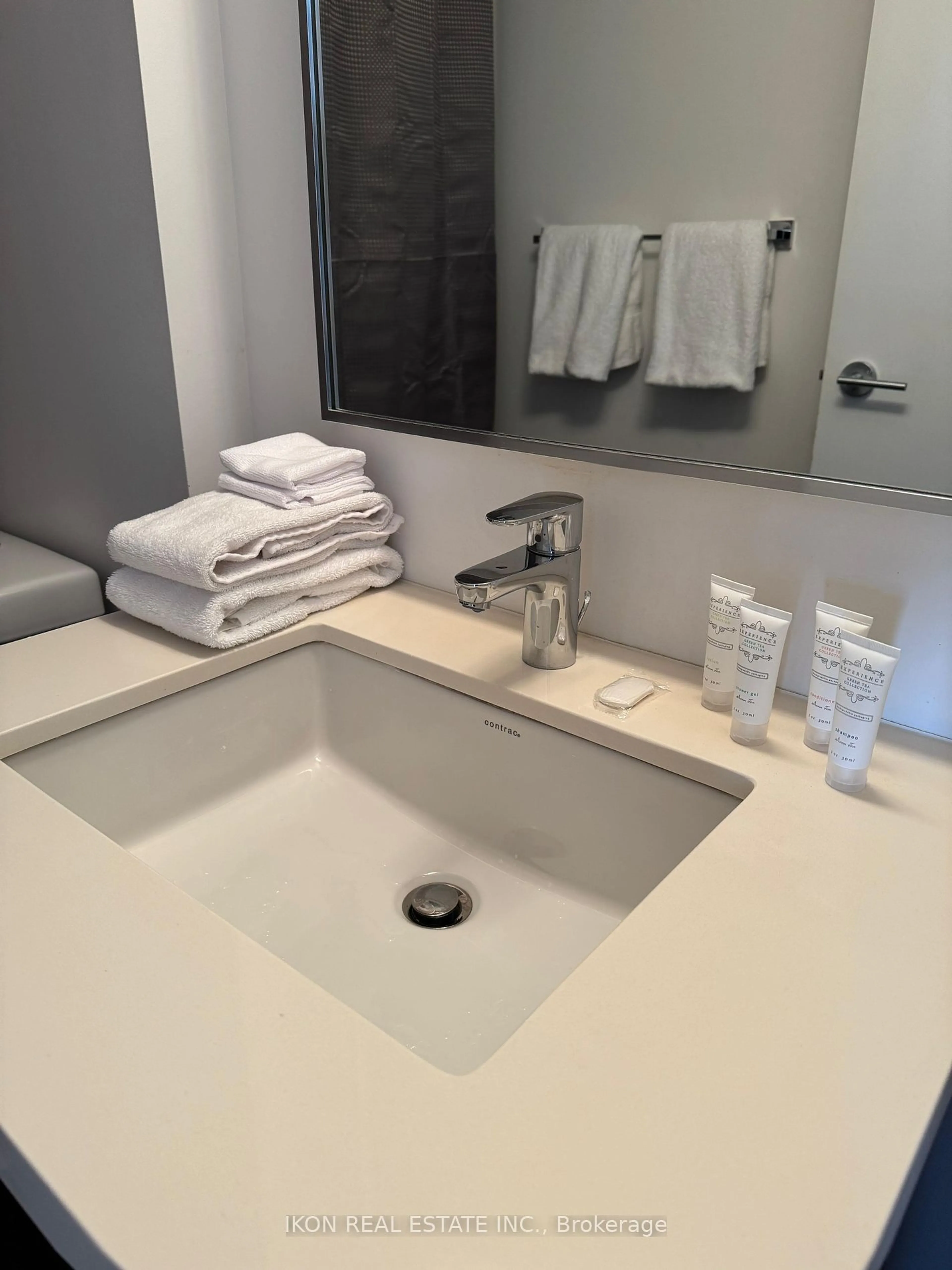 Standard bathroom, unknown for 155 Yorkville Ave #1003, Toronto Ontario M5R 0B4