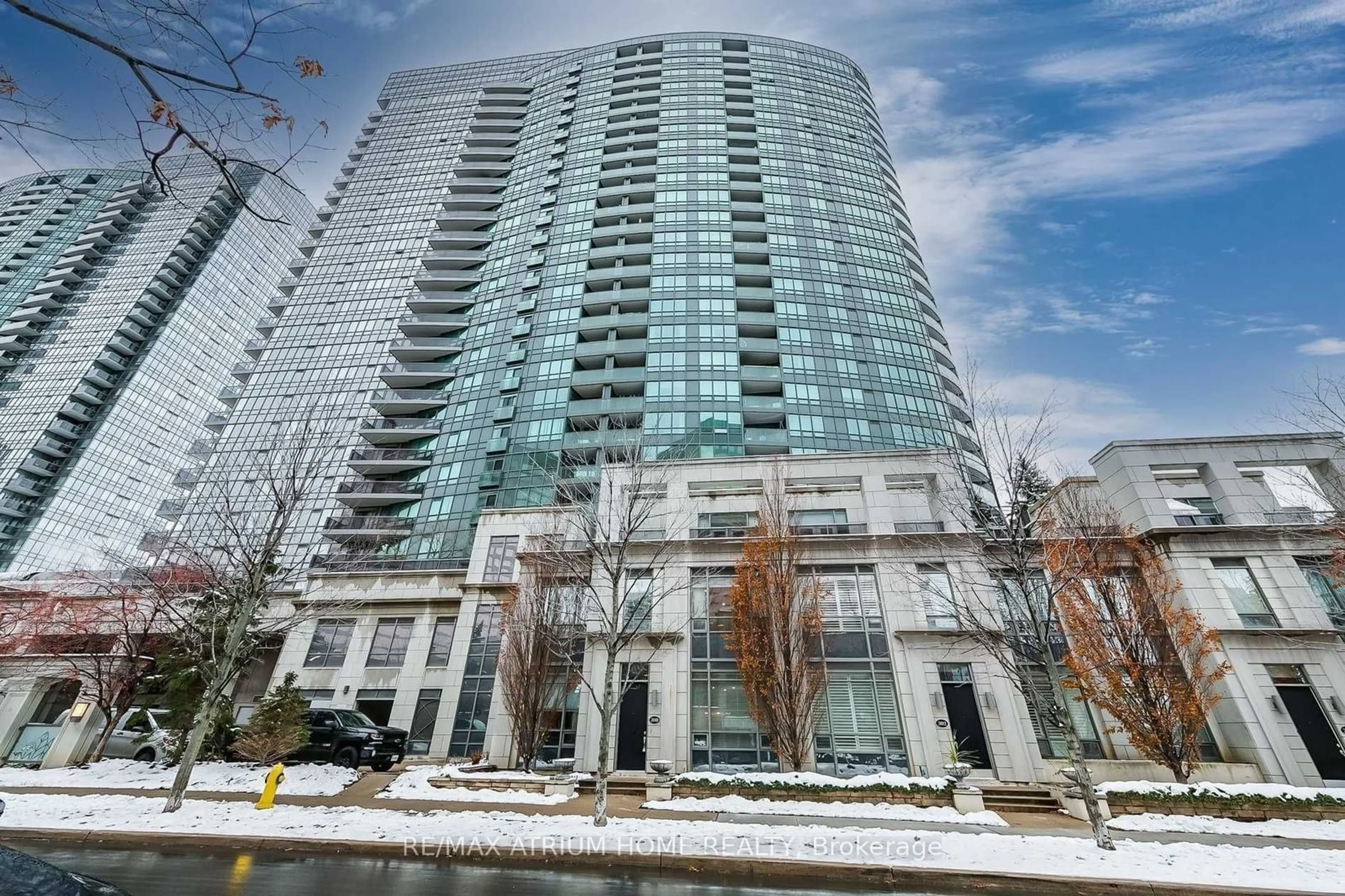 Indoor foyer for 25 Greenview Ave #621, Toronto Ontario M2M 0A5