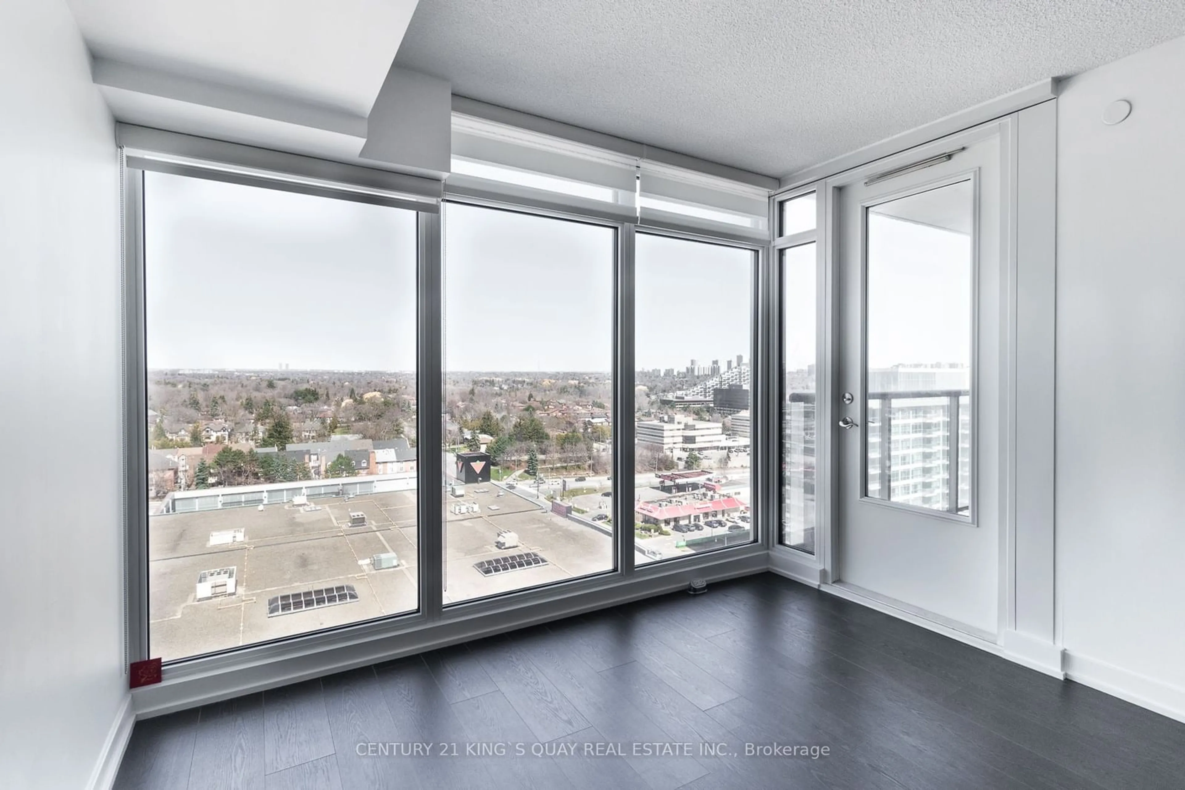 Indoor foyer for 72 Esther Shiner Blvd #1609, Toronto Ontario M2K 0C4