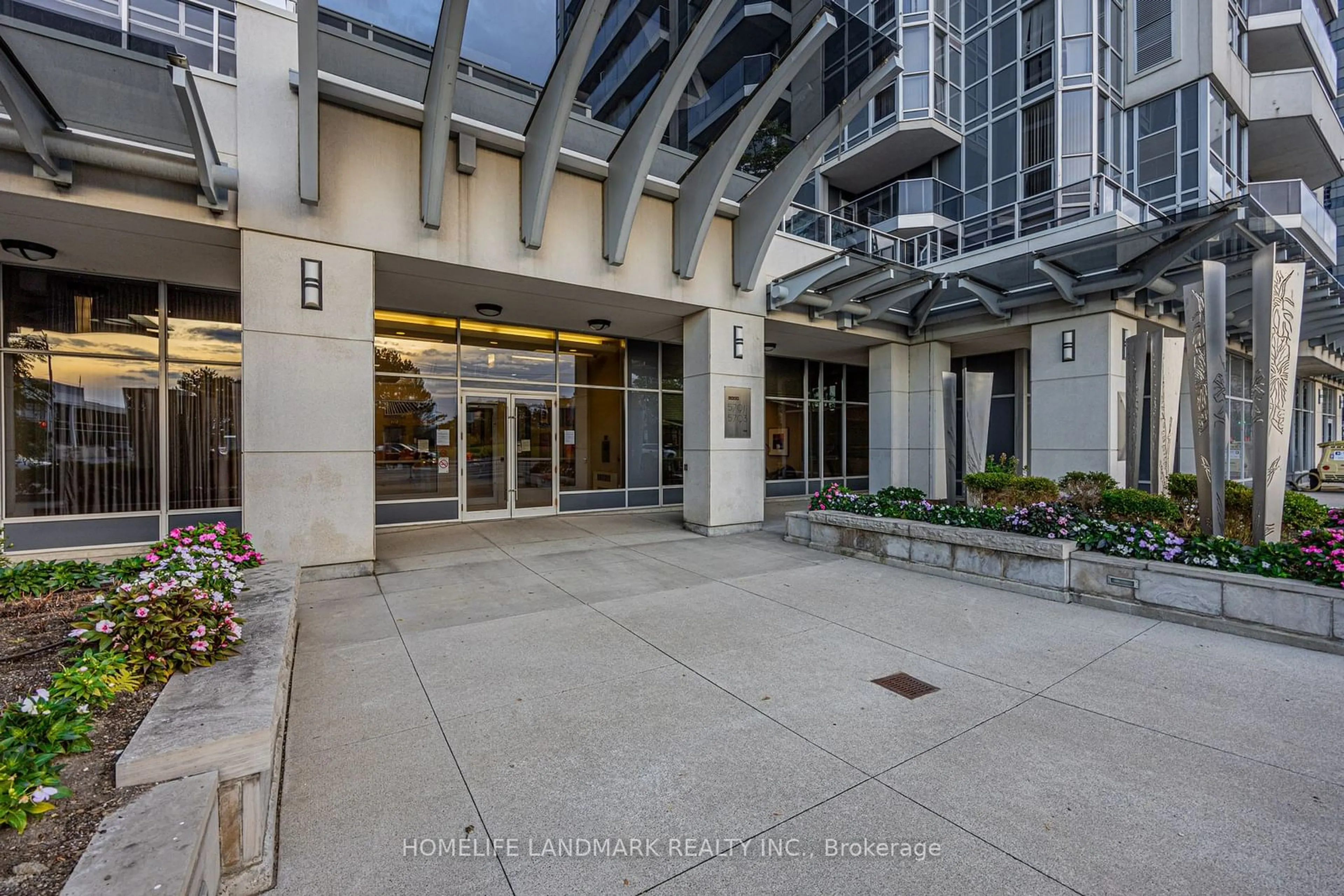 Indoor foyer for 5791 Yonge St #1603, Toronto Ontario M2M 0A8