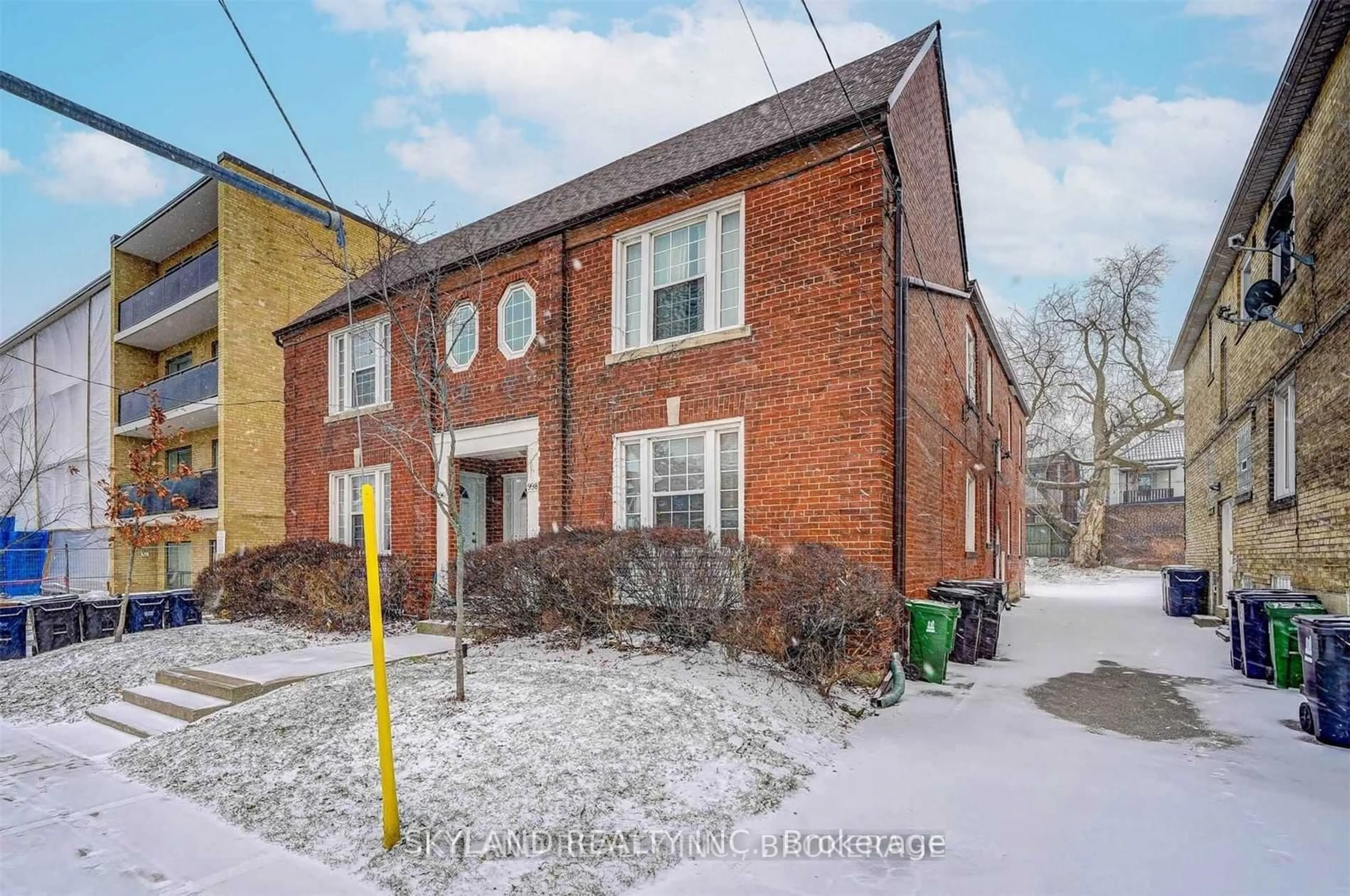 Home with brick exterior material, street for 996-998 Avenue Rd, Toronto Ontario M5P 2K8