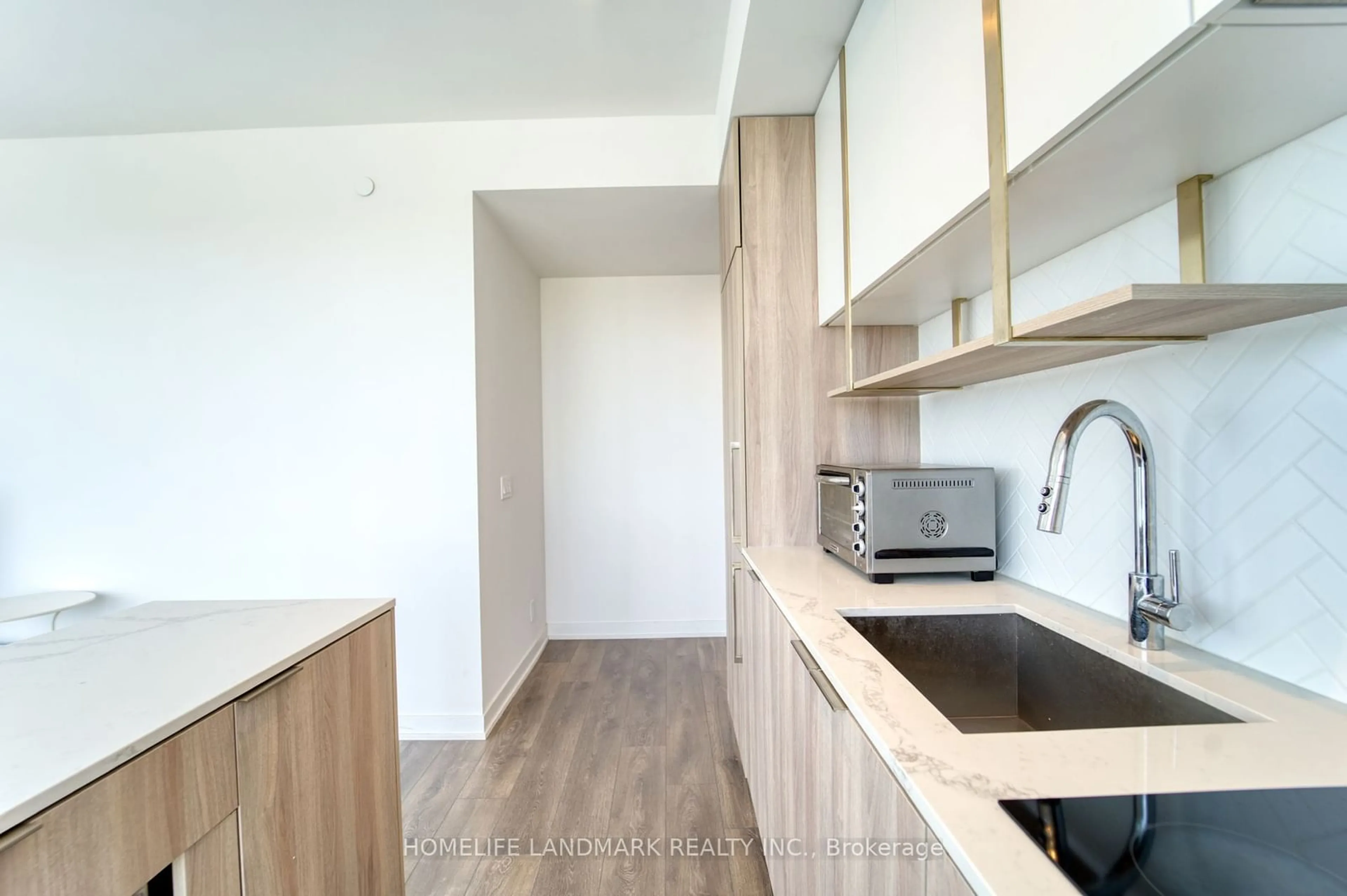 Standard kitchen, wood/laminate floor for 15 HOLMES Ave #2808, Toronto Ontario M2N 0L4