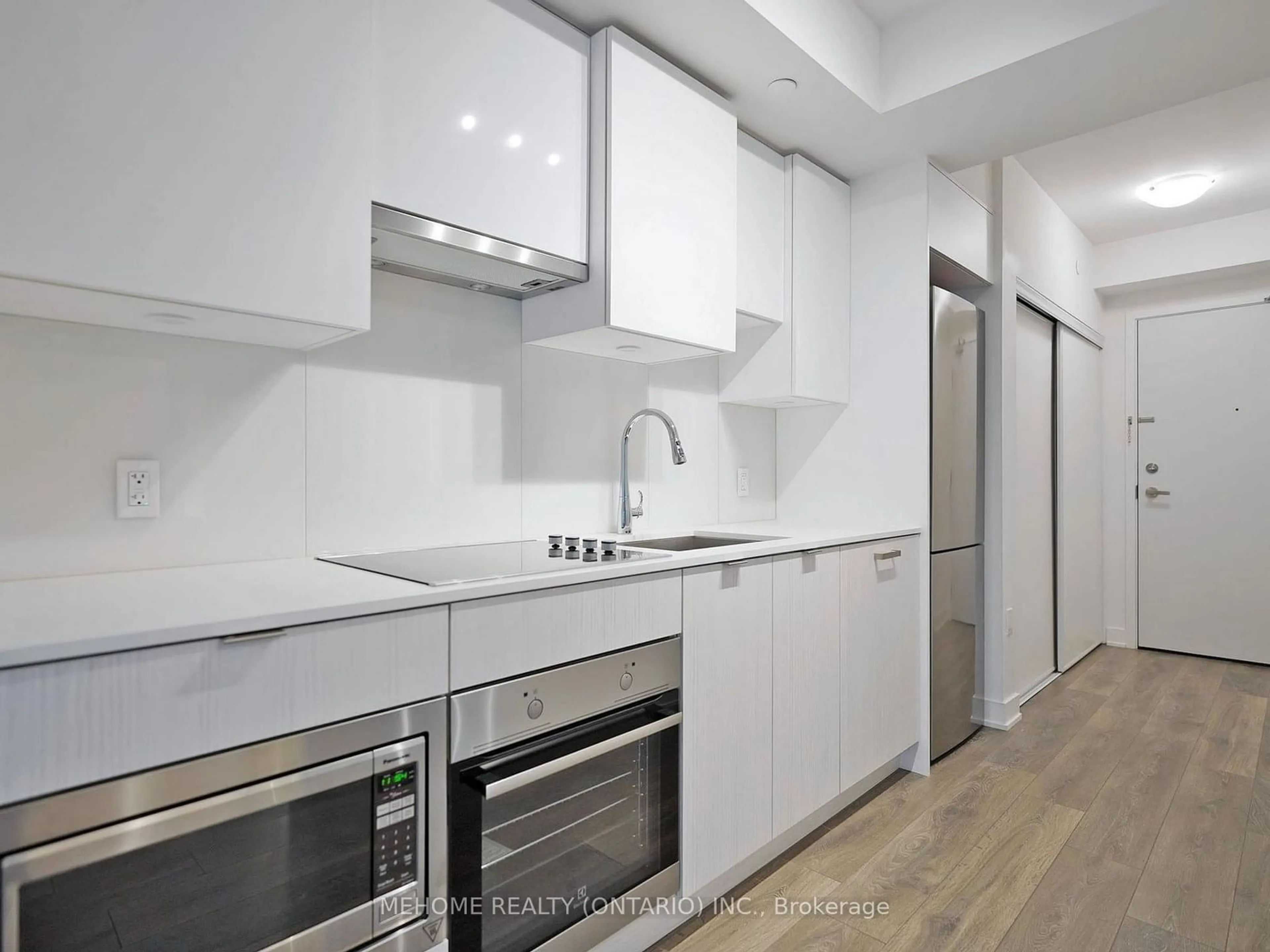 Standard kitchen, unknown for 195 Redpath Ave #1201, Toronto Ontario M4P 0E4