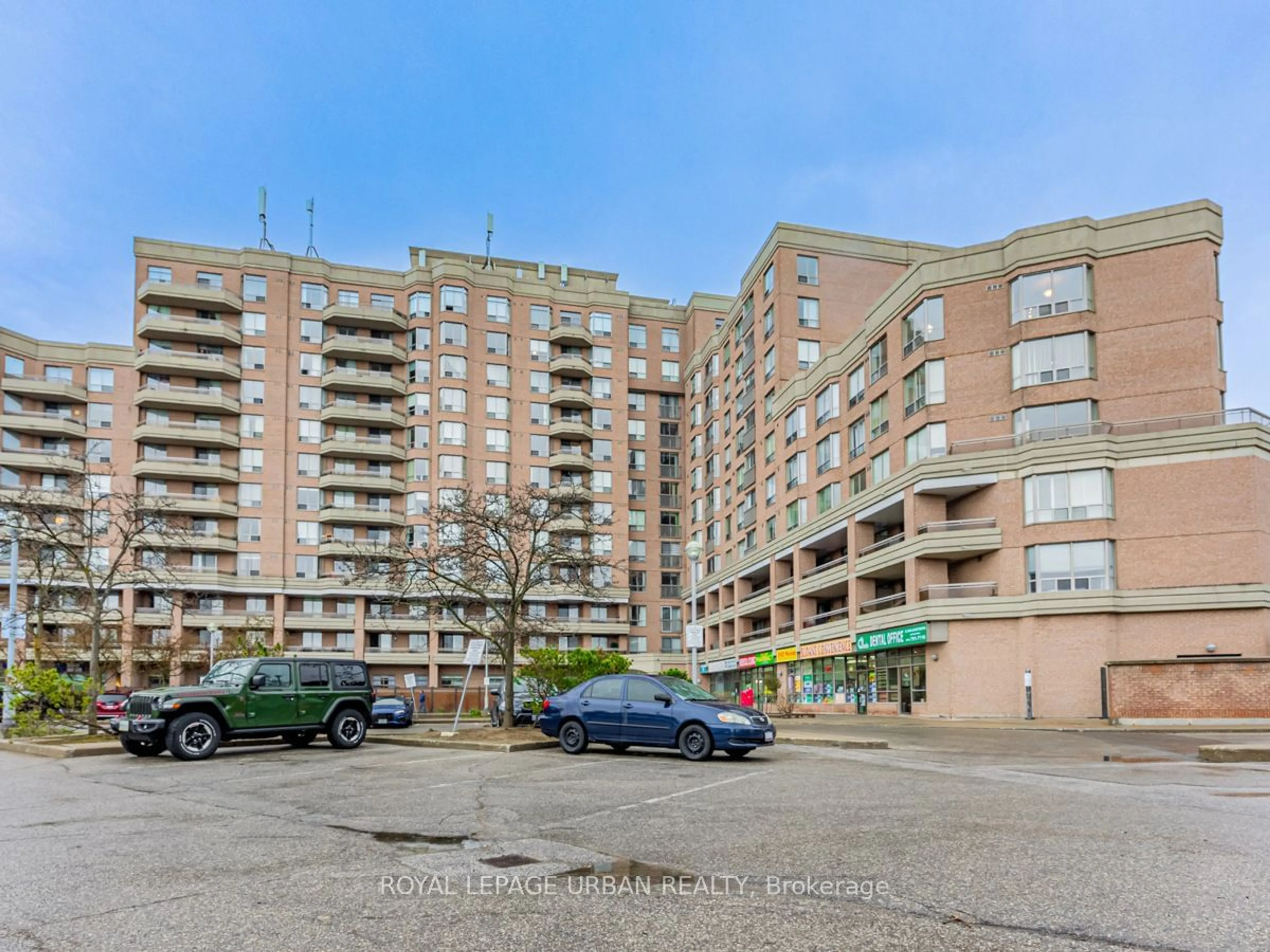 A pic from outside/outdoor area/front of a property/back of a property/a pic from drone, street for 1700 Eglinton Ave #720, Toronto Ontario M4A 2X4