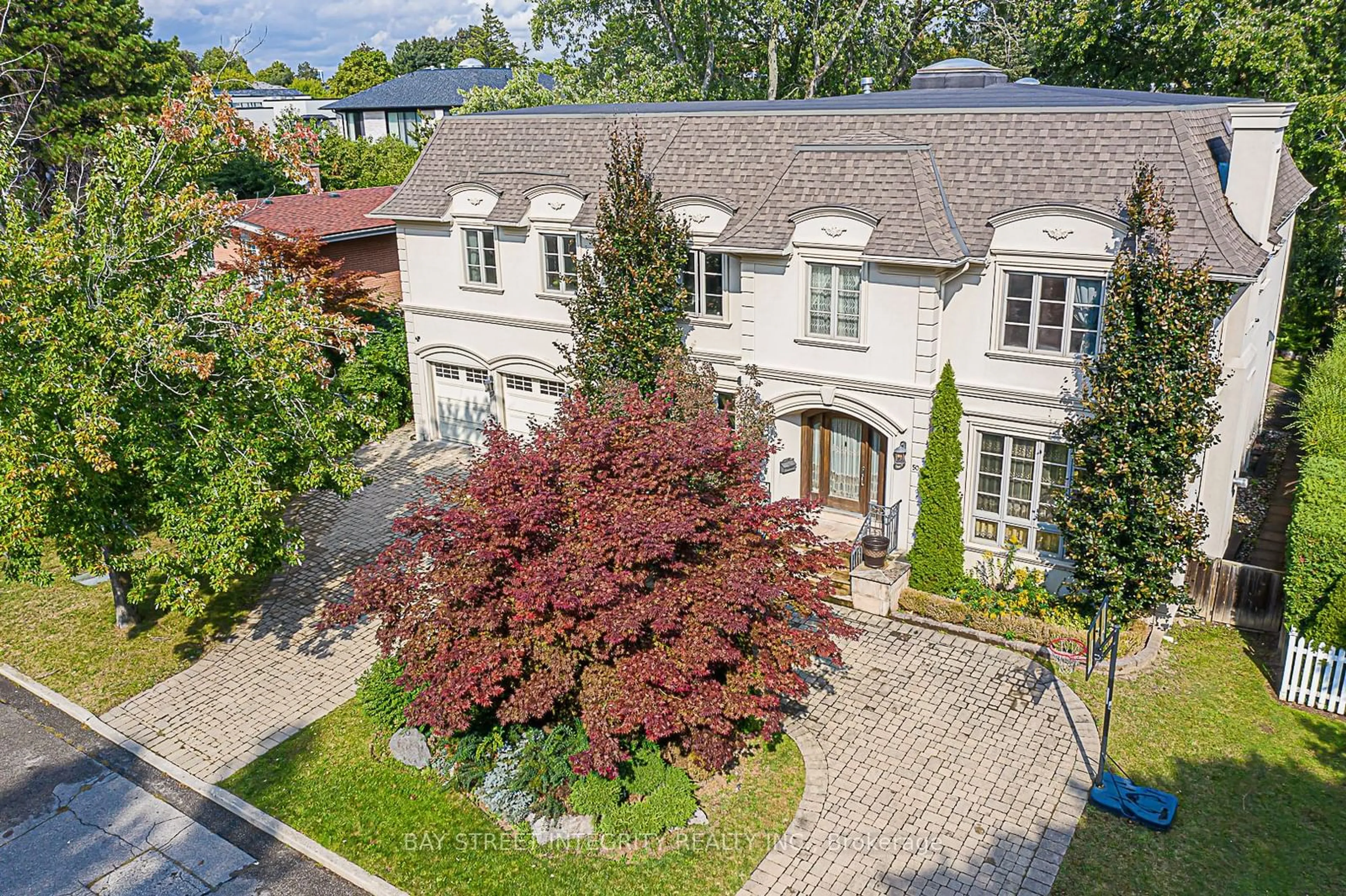 A pic from outside/outdoor area/front of a property/back of a property/a pic from drone, street for 50 Leacroft Cres, Toronto Ontario M3B 2G6