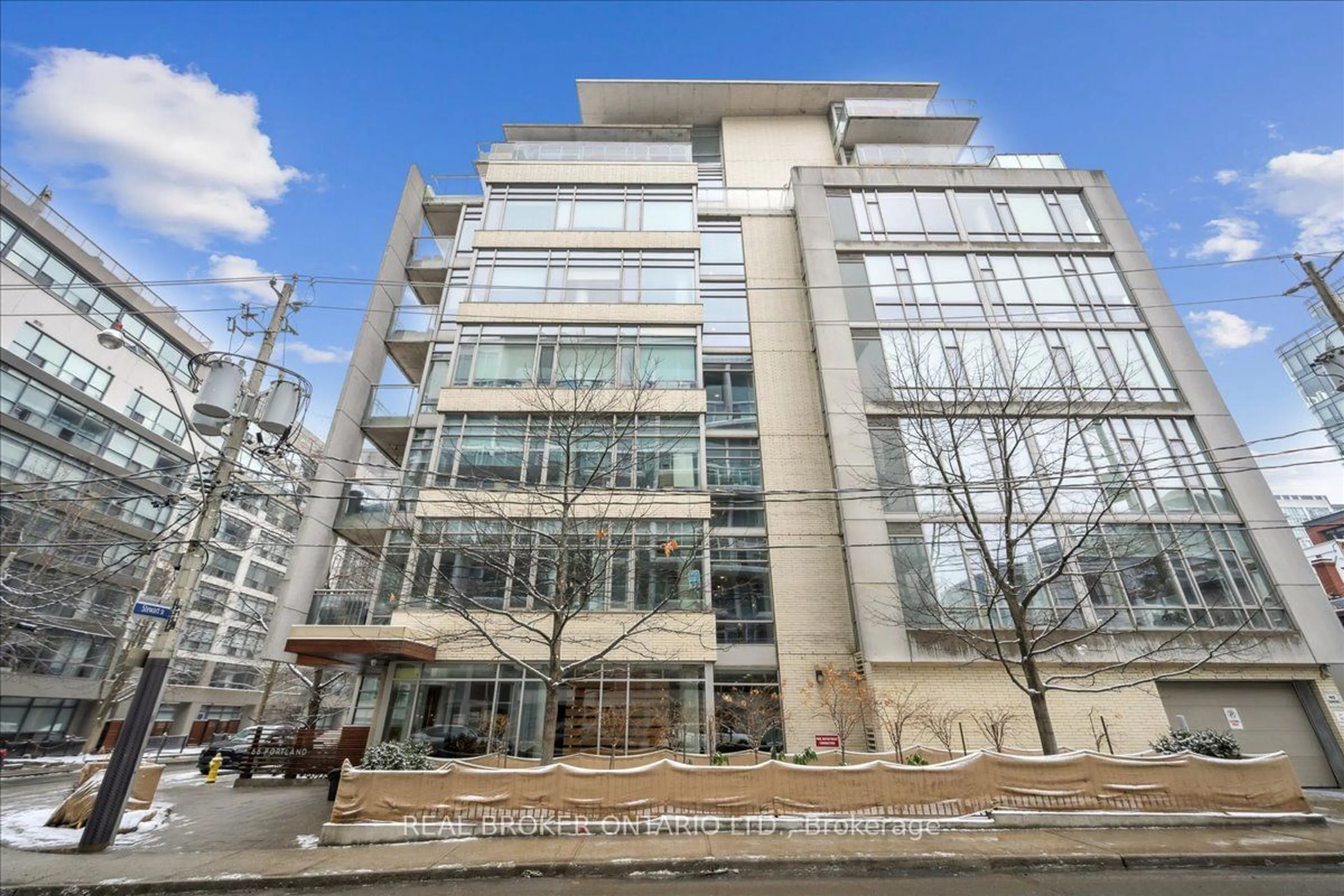 Indoor foyer for 66 Portland St #211, Toronto Ontario M5V 2M6