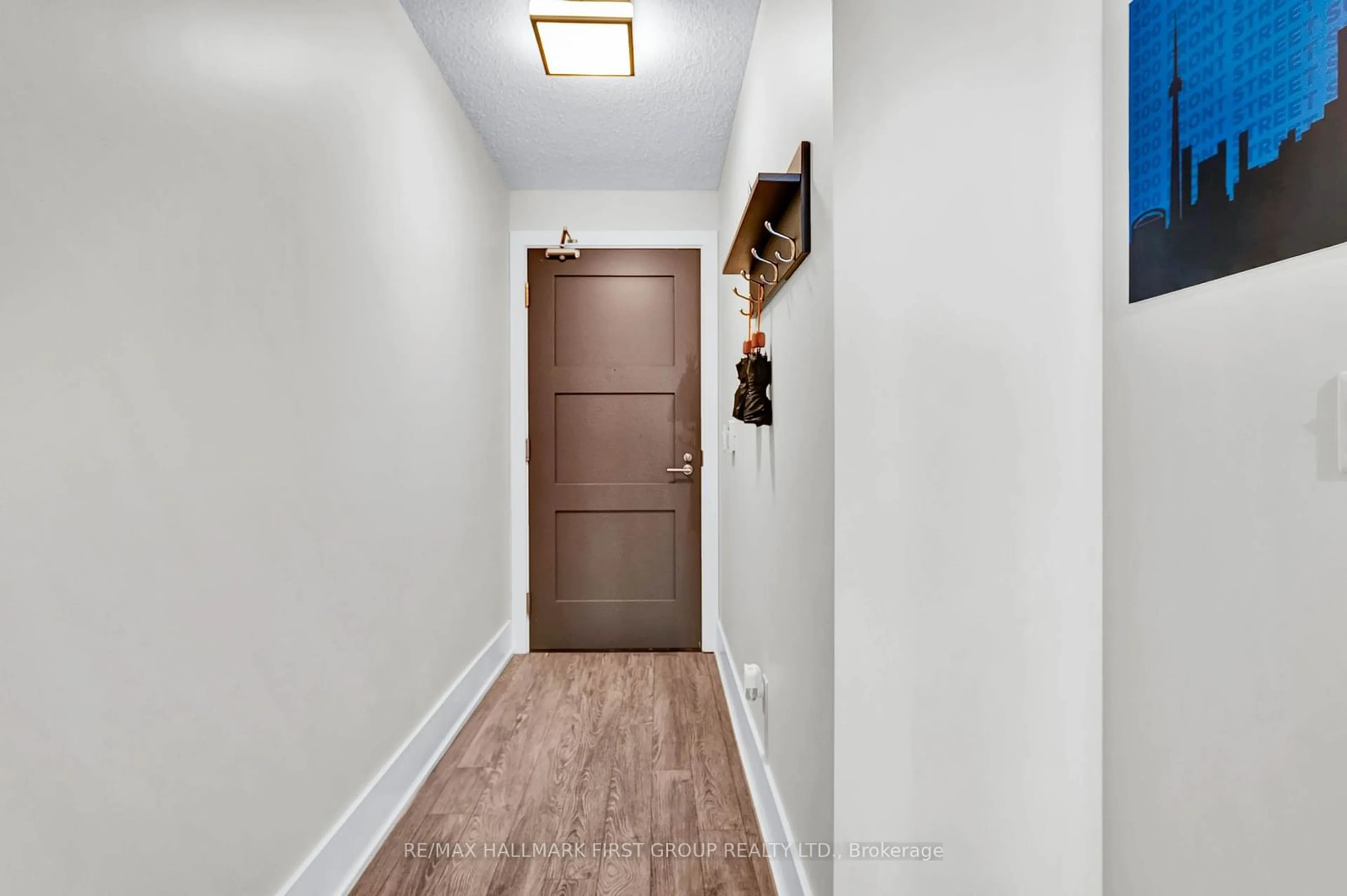 Indoor entryway for 300 Front St #501, Toronto Ontario M5V 0E9