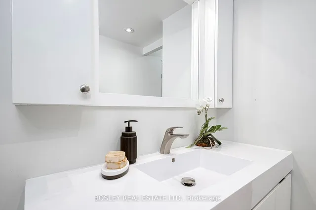 Additional property image - 135 George St Unit 402